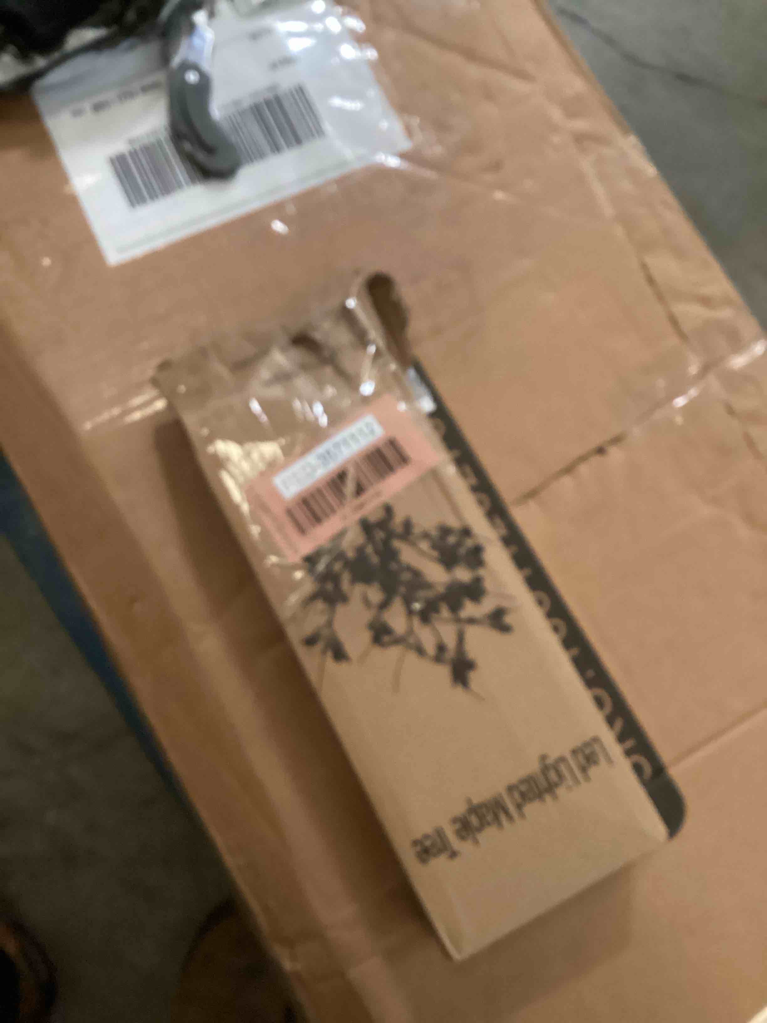 https://s3.amazonaws.com/lotting-images-prod/bidfta/RED3571112_1731086005234.jpeg