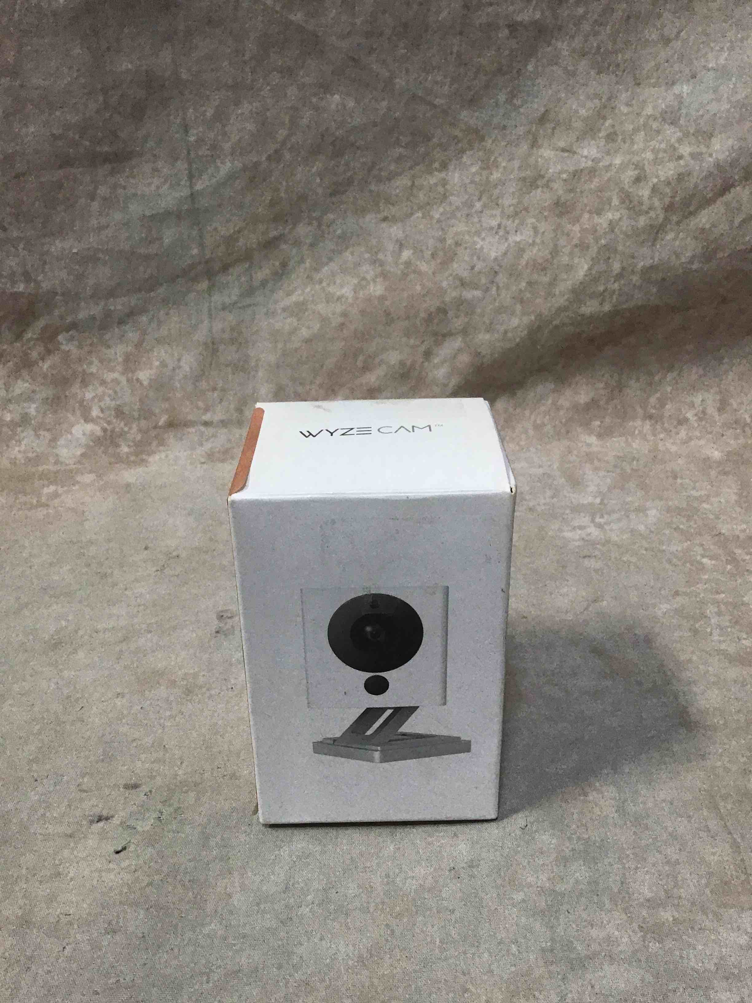 https://s3.amazonaws.com/lotting-images-prod/bidfta/RED3584593_1745594830927.jpeg