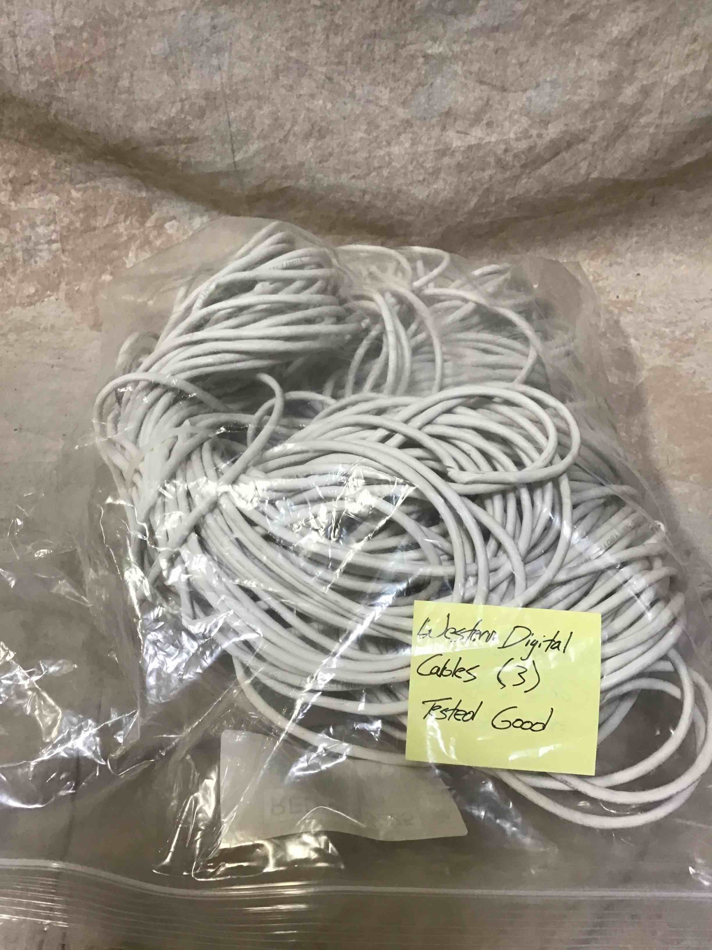 https://s3.amazonaws.com/lotting-images-prod/bidfta/RED3585225_1748099947577.jpeg