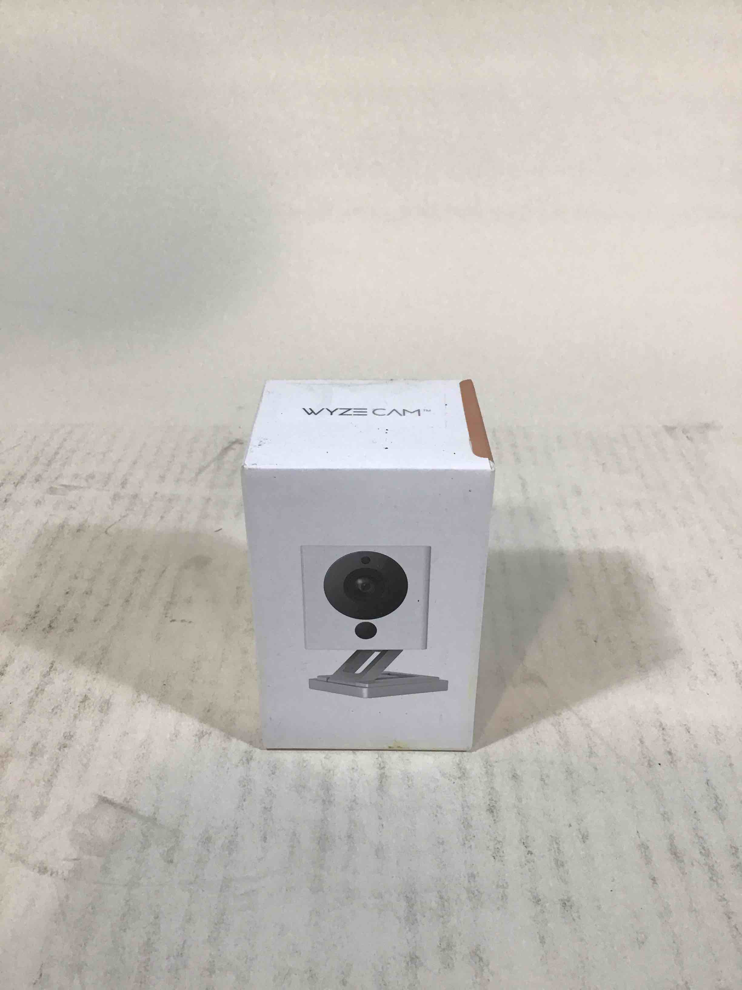 https://s3.amazonaws.com/lotting-images-prod/bidfta/RED3585382_1747931973726.jpeg