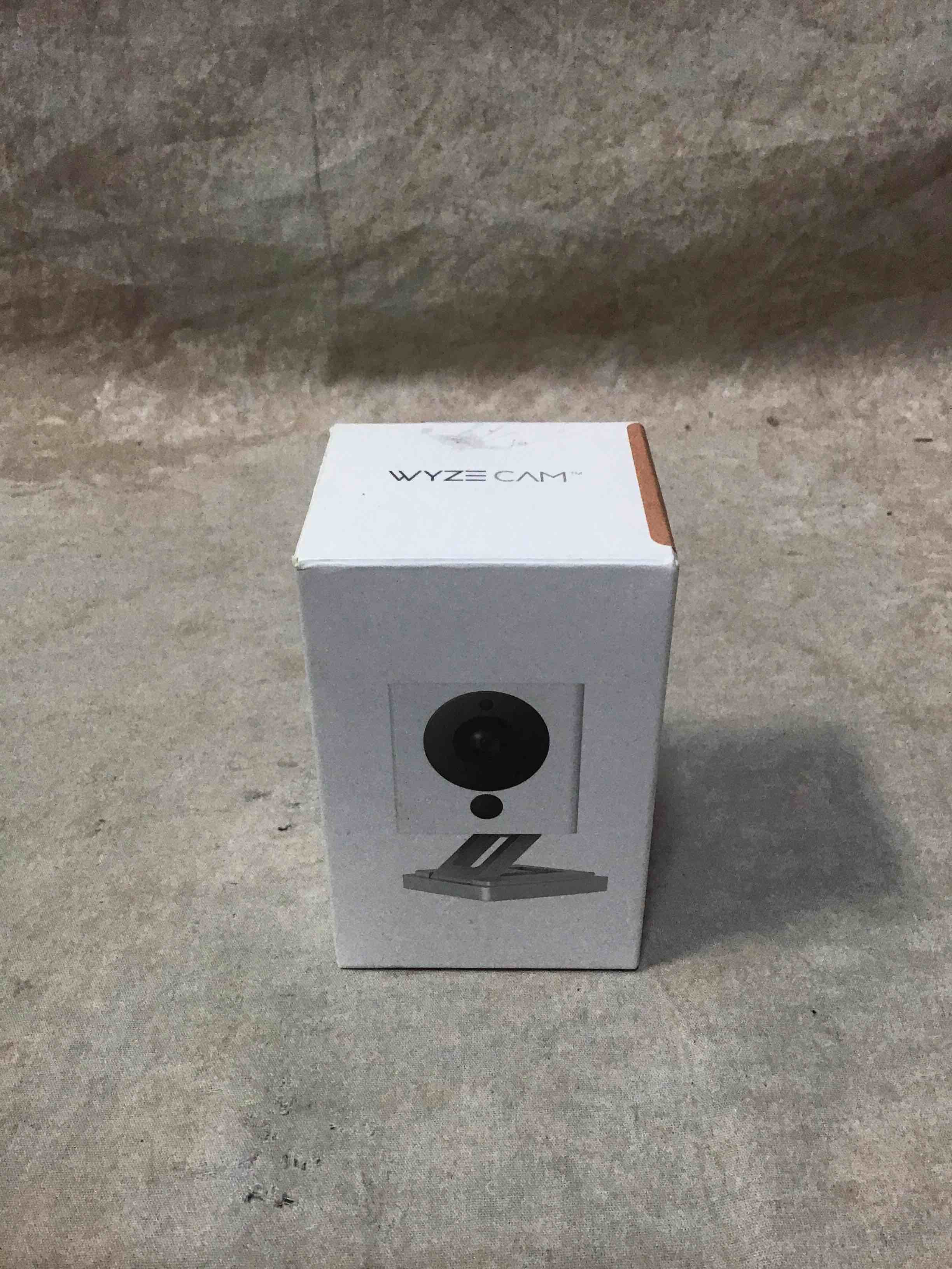 https://s3.amazonaws.com/lotting-images-prod/bidfta/RED3585487_1748629870640.jpeg