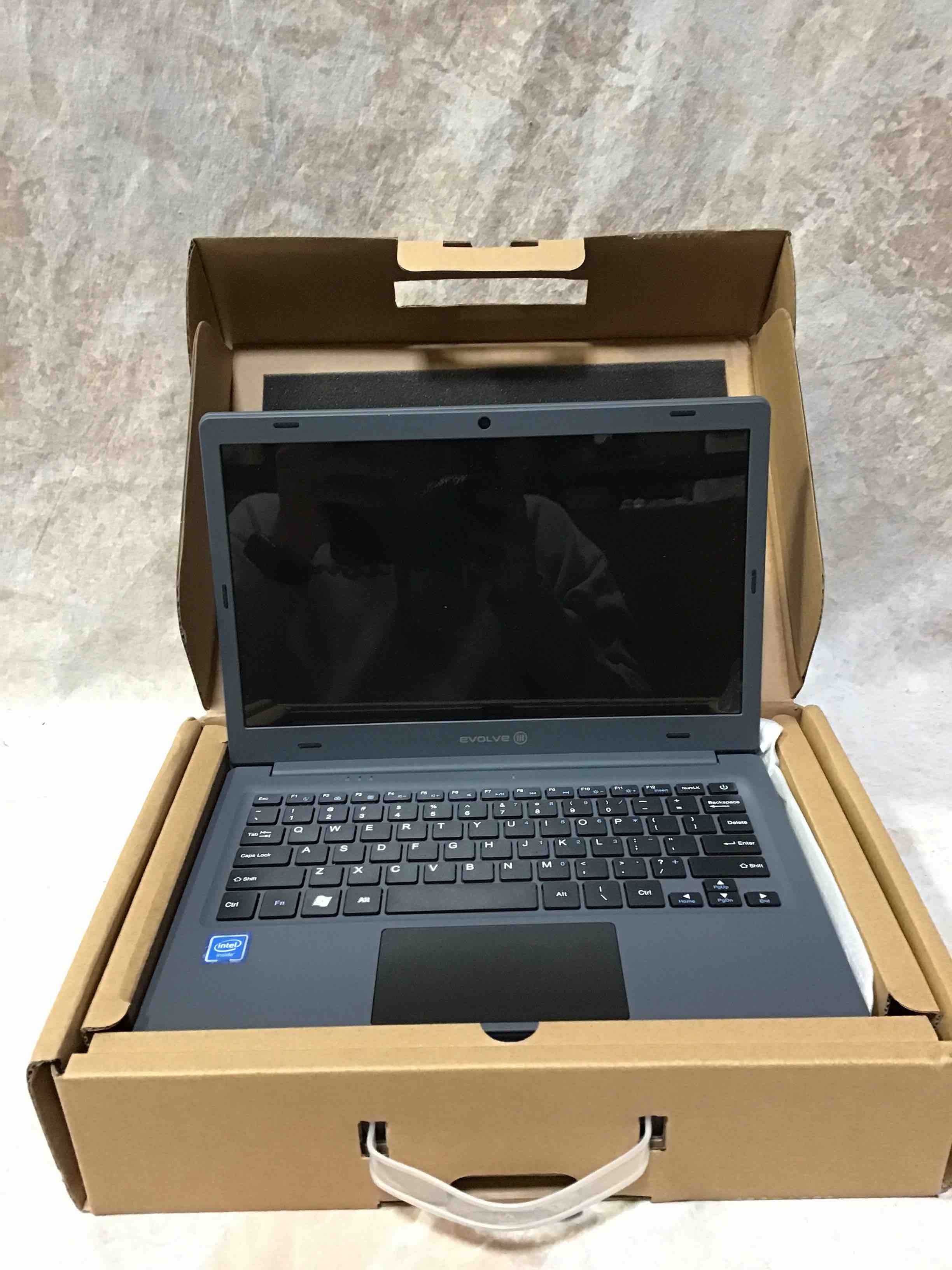 https://s3.amazonaws.com/lotting-images-prod/bidfta/RED3585916_1754425580087.jpeg