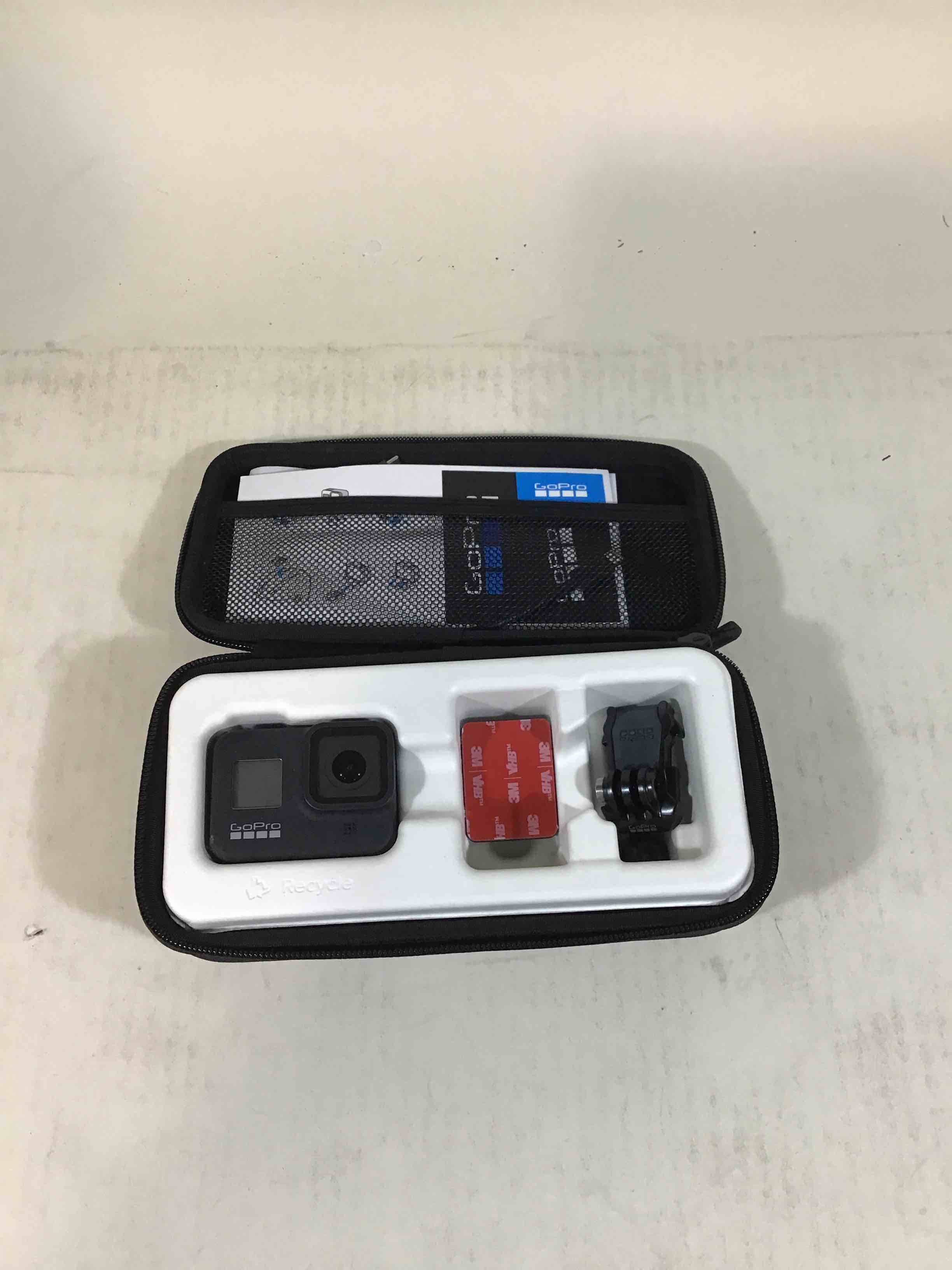https://s3.amazonaws.com/lotting-images-prod/bidfta/RED3585950_1754430273922.jpeg