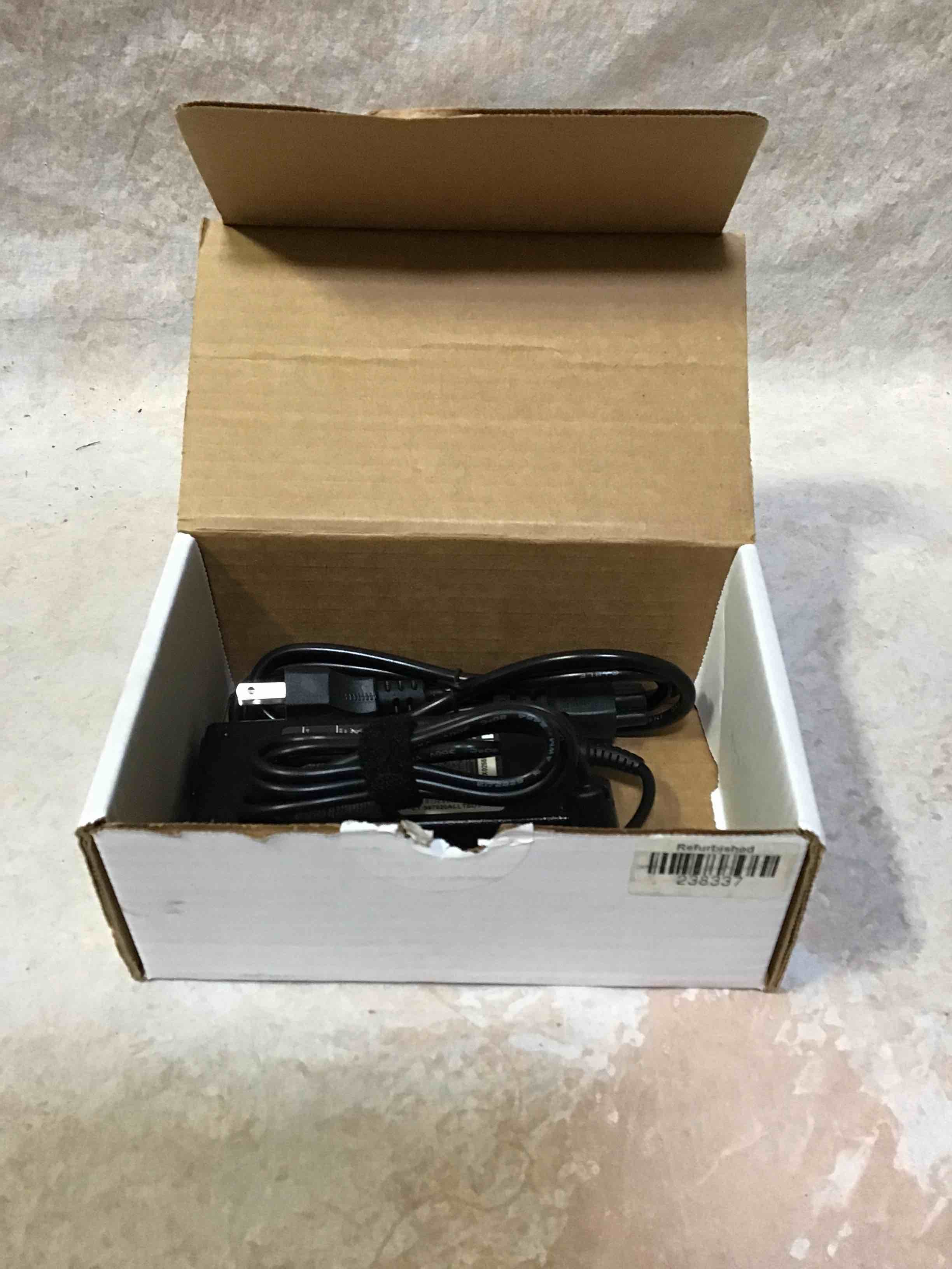 https://s3.amazonaws.com/lotting-images-prod/bidfta/RED3585969_1755880106614.jpeg