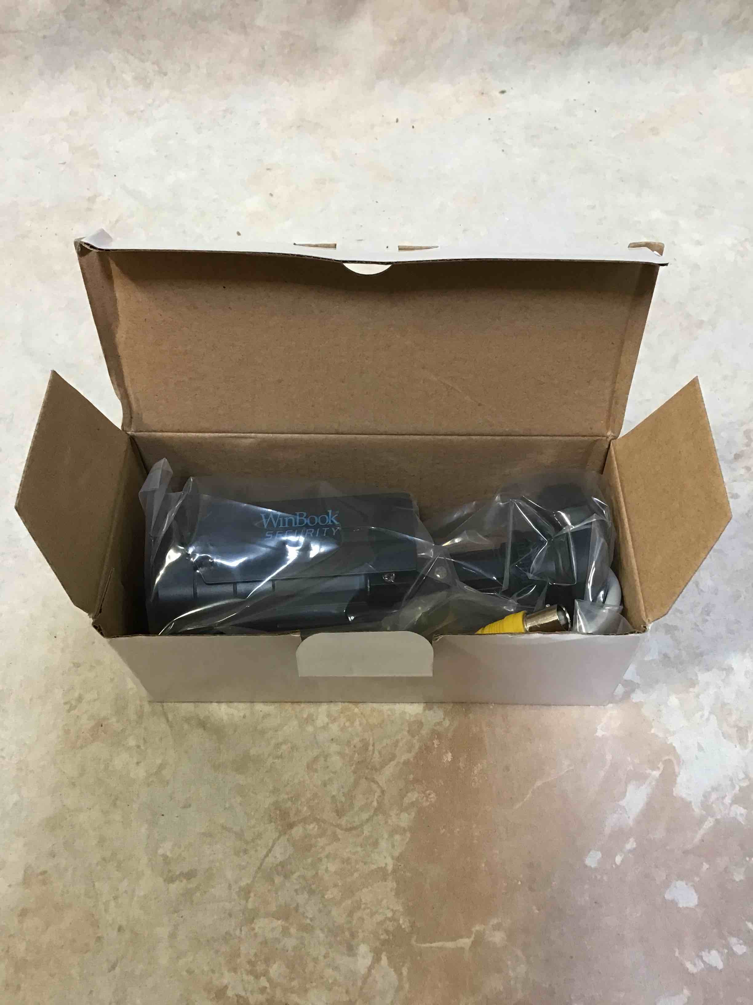 https://s3.amazonaws.com/lotting-images-prod/bidfta/RED3586081_1753901561153.jpeg