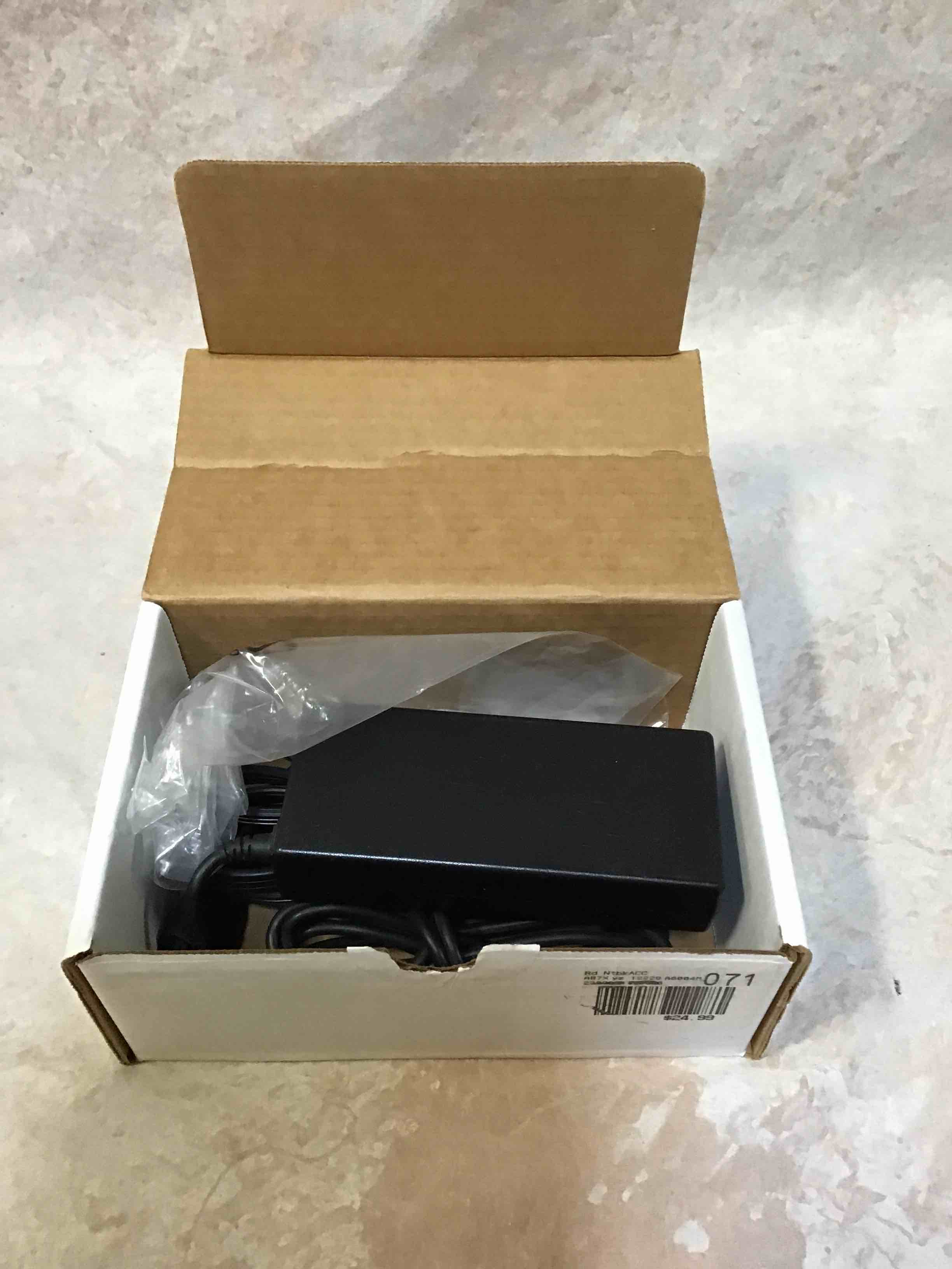 https://s3.amazonaws.com/lotting-images-prod/bidfta/RED3586091_1753902498983.jpeg