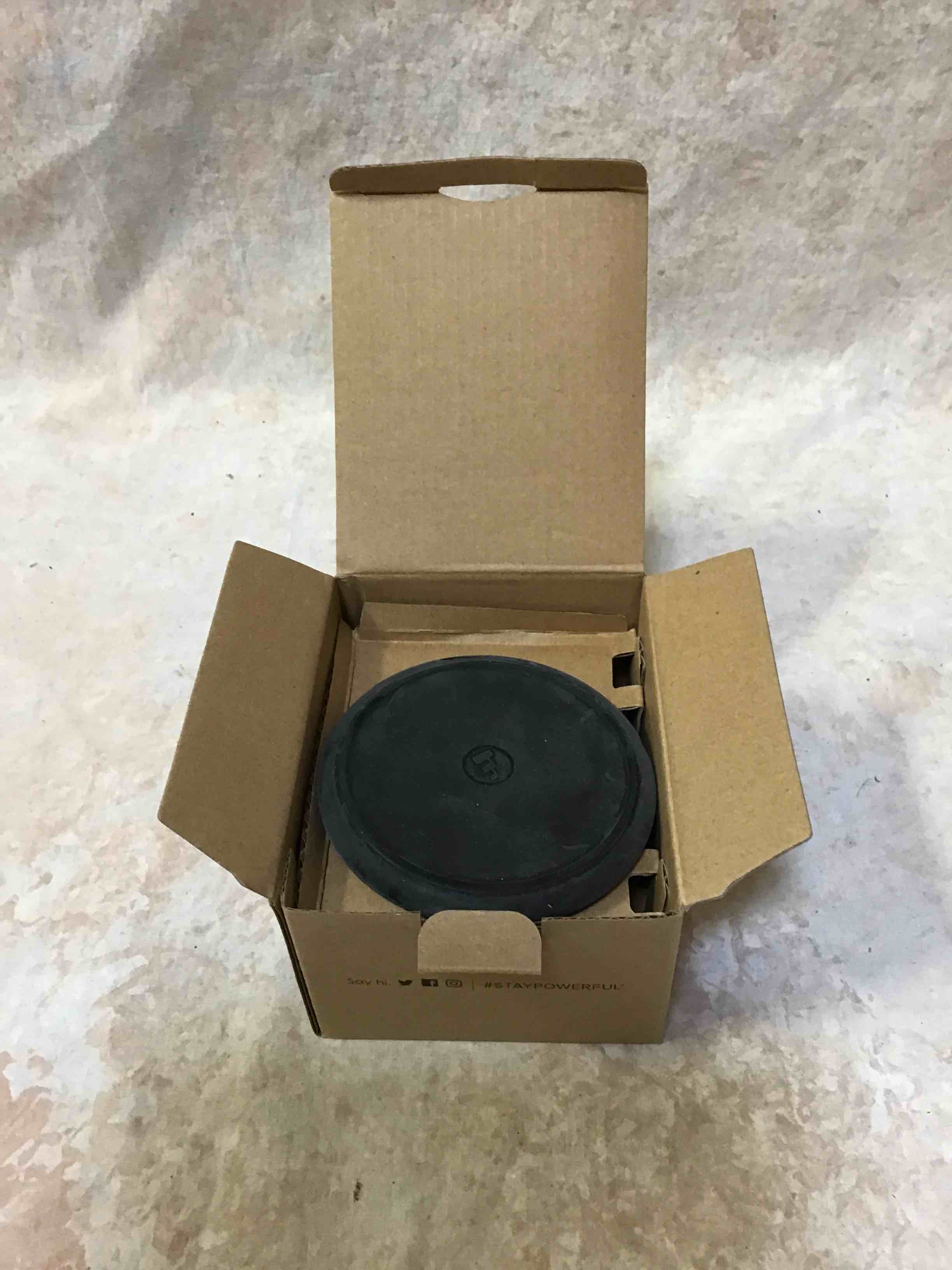 https://s3.amazonaws.com/lotting-images-prod/bidfta/RED3586156_1753717859058.jpeg