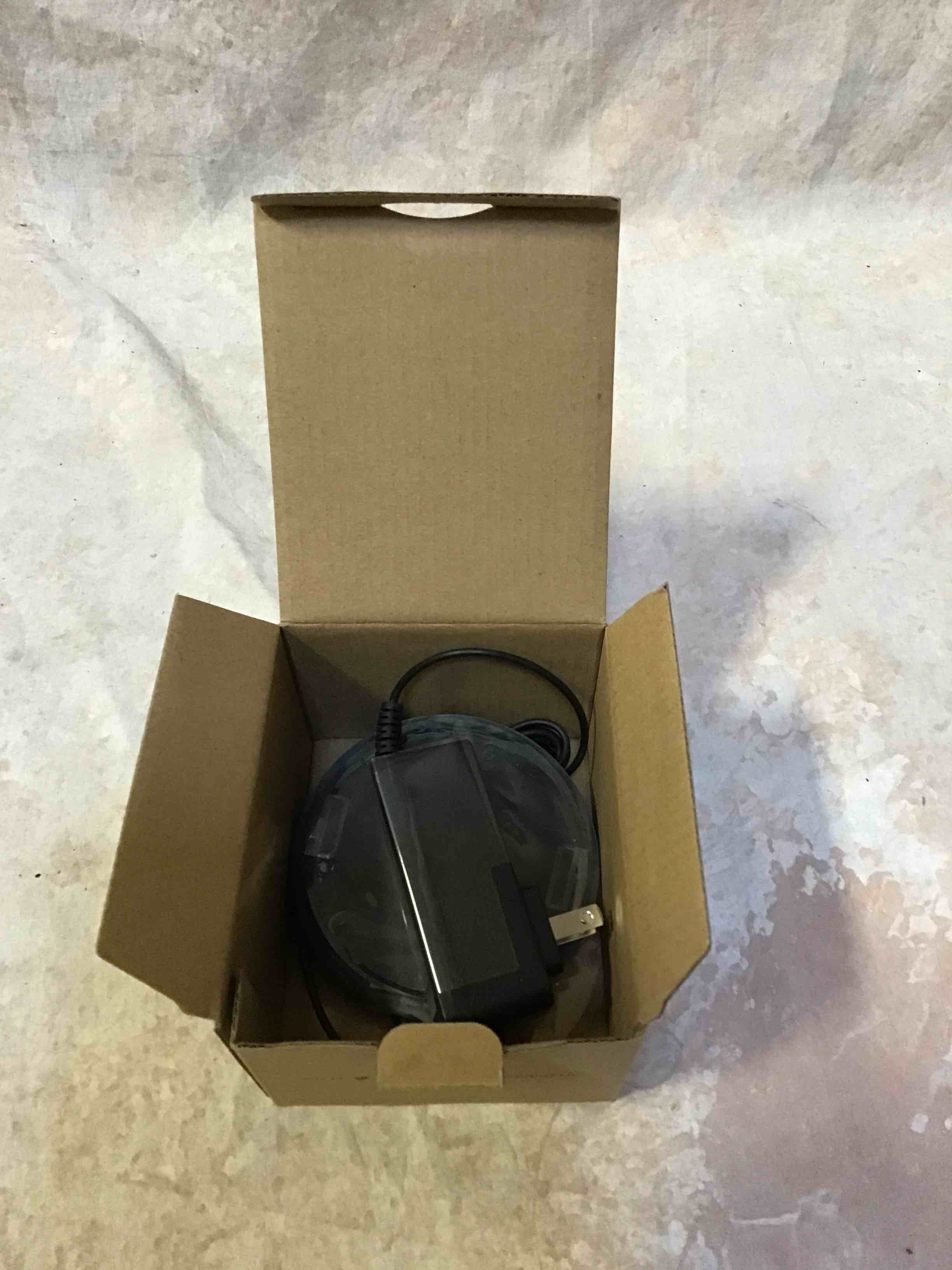 https://s3.amazonaws.com/lotting-images-prod/bidfta/RED3586284_1753300134380.jpeg