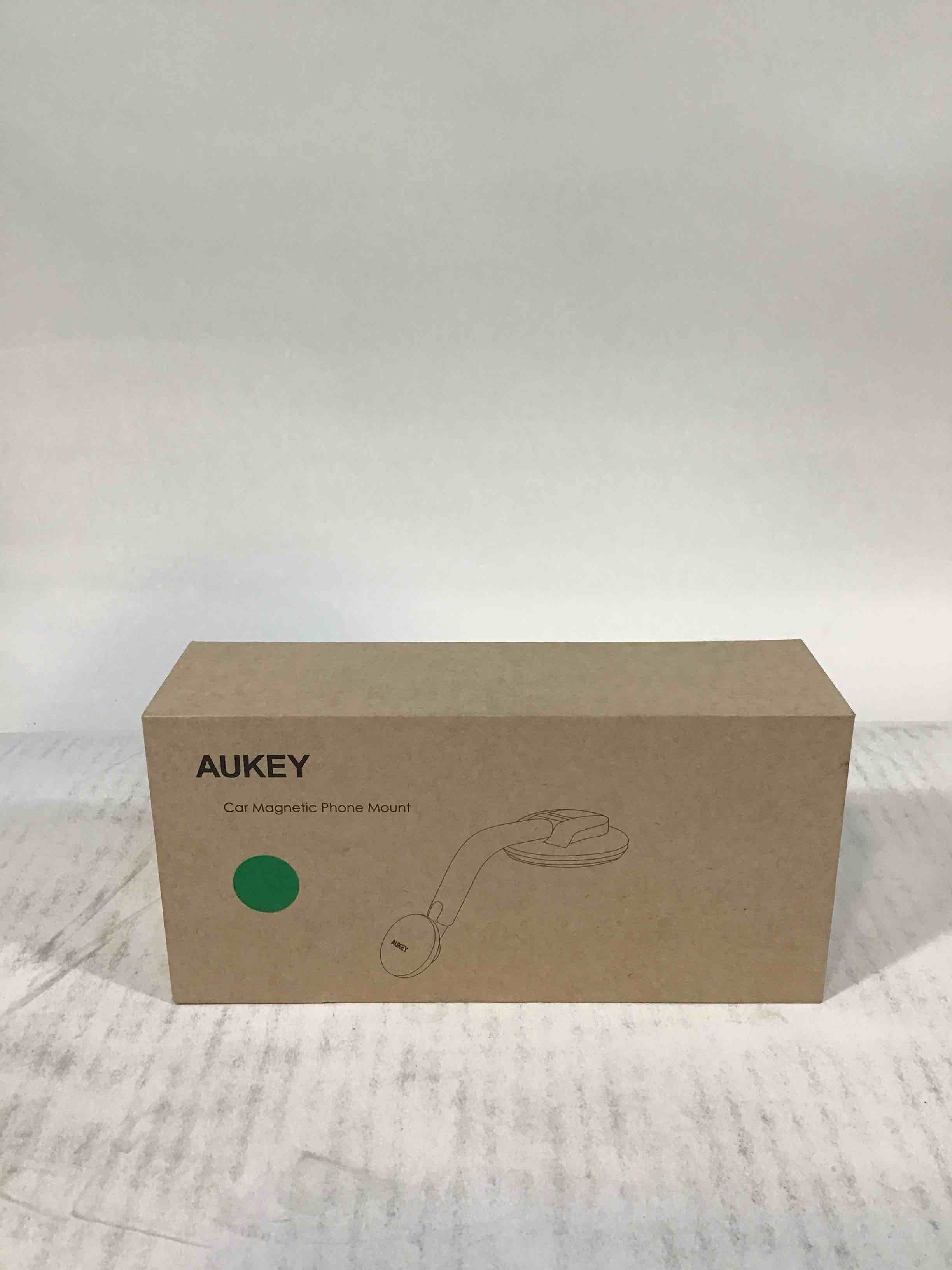 https://s3.amazonaws.com/lotting-images-prod/bidfta/RED3586912_1750697501845.jpeg