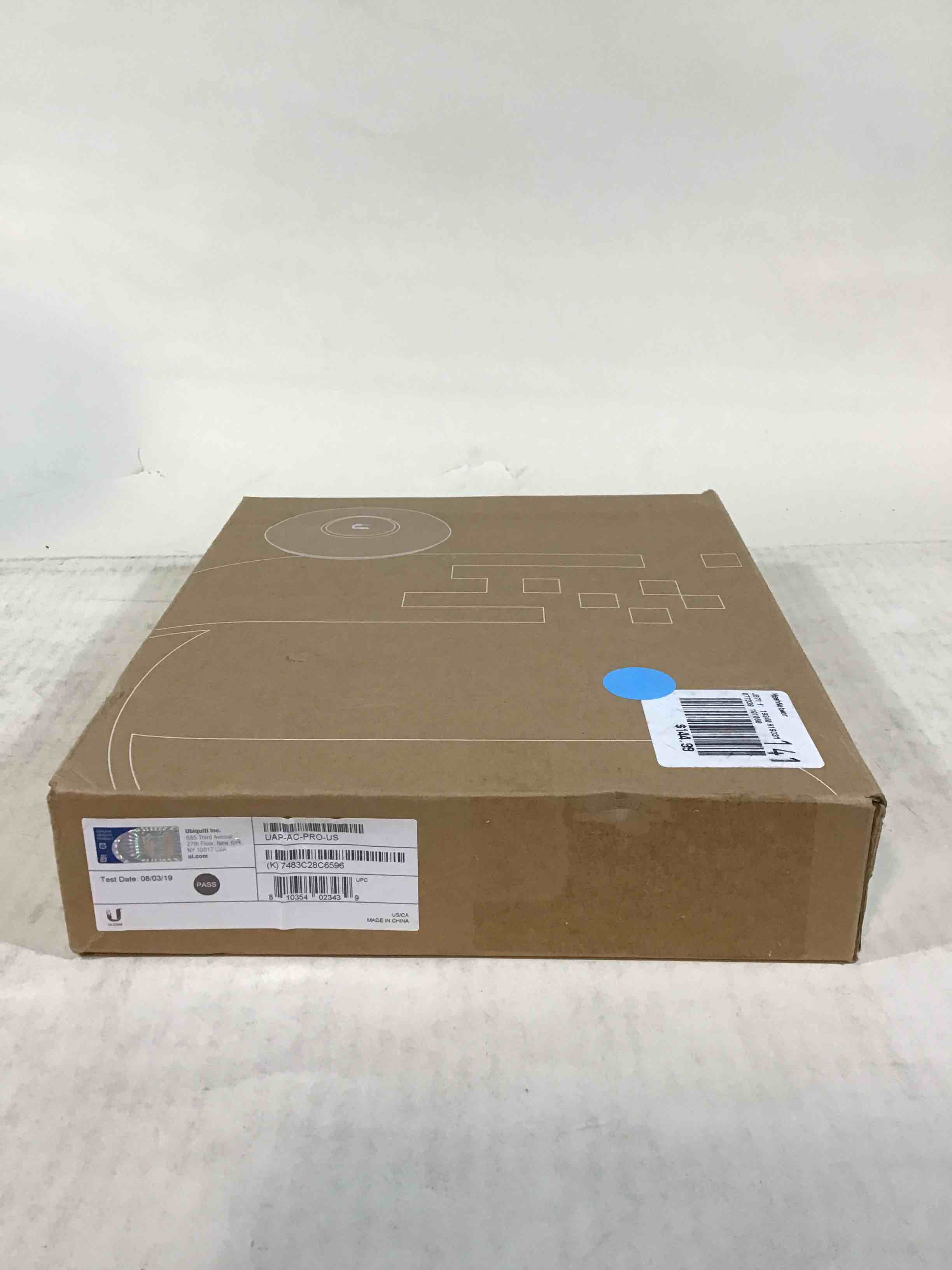 Ubiquiti Networks UAP-AC-PRO Unifi AP-AC Pro - Wireless access point - 802.11a/b/g/n/ac - Dual Band - DC power