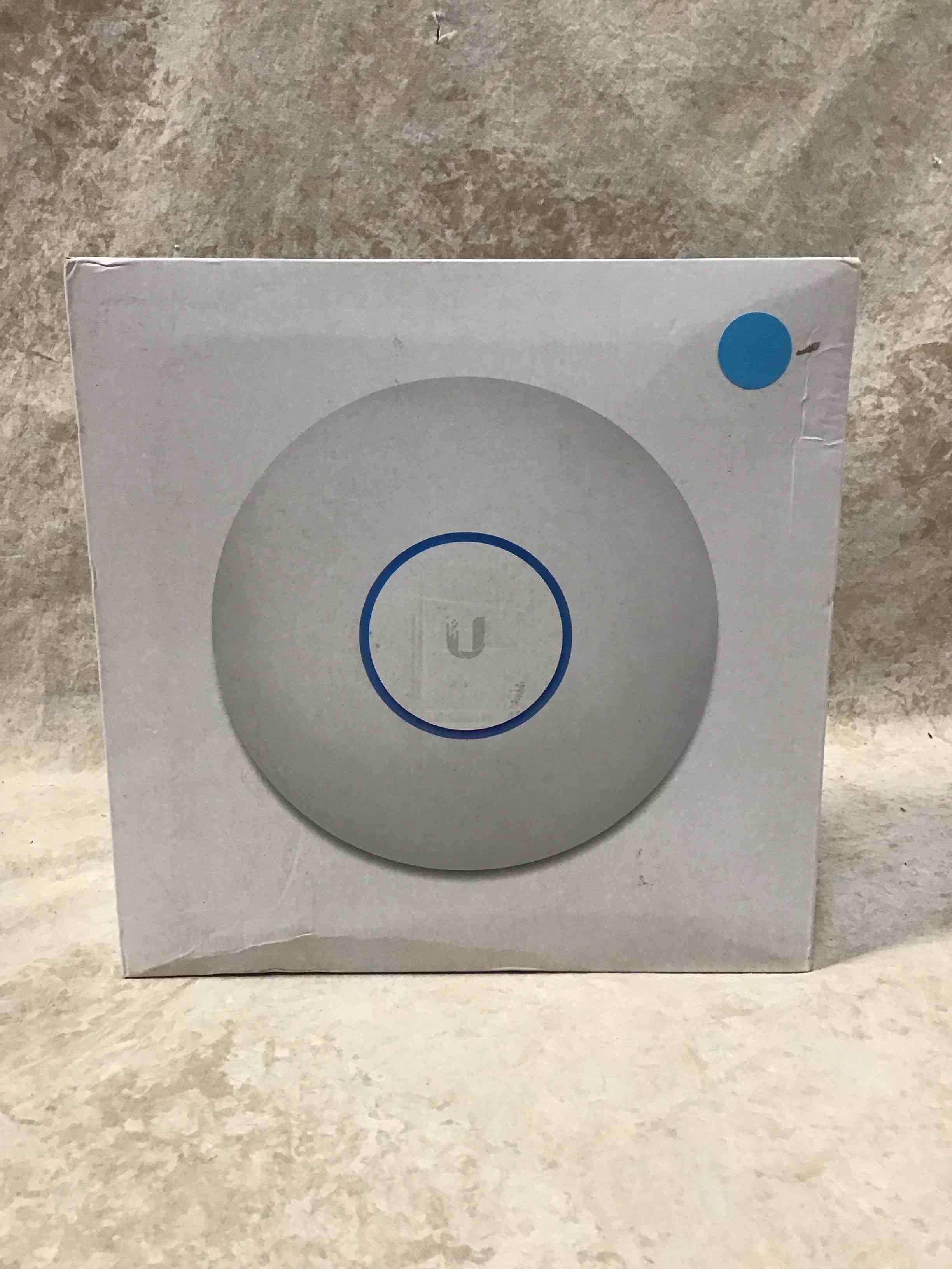 Ubiquiti UniFi AC HD 802.11ac Wave 2 Enterprise Wi-Fi Access Point