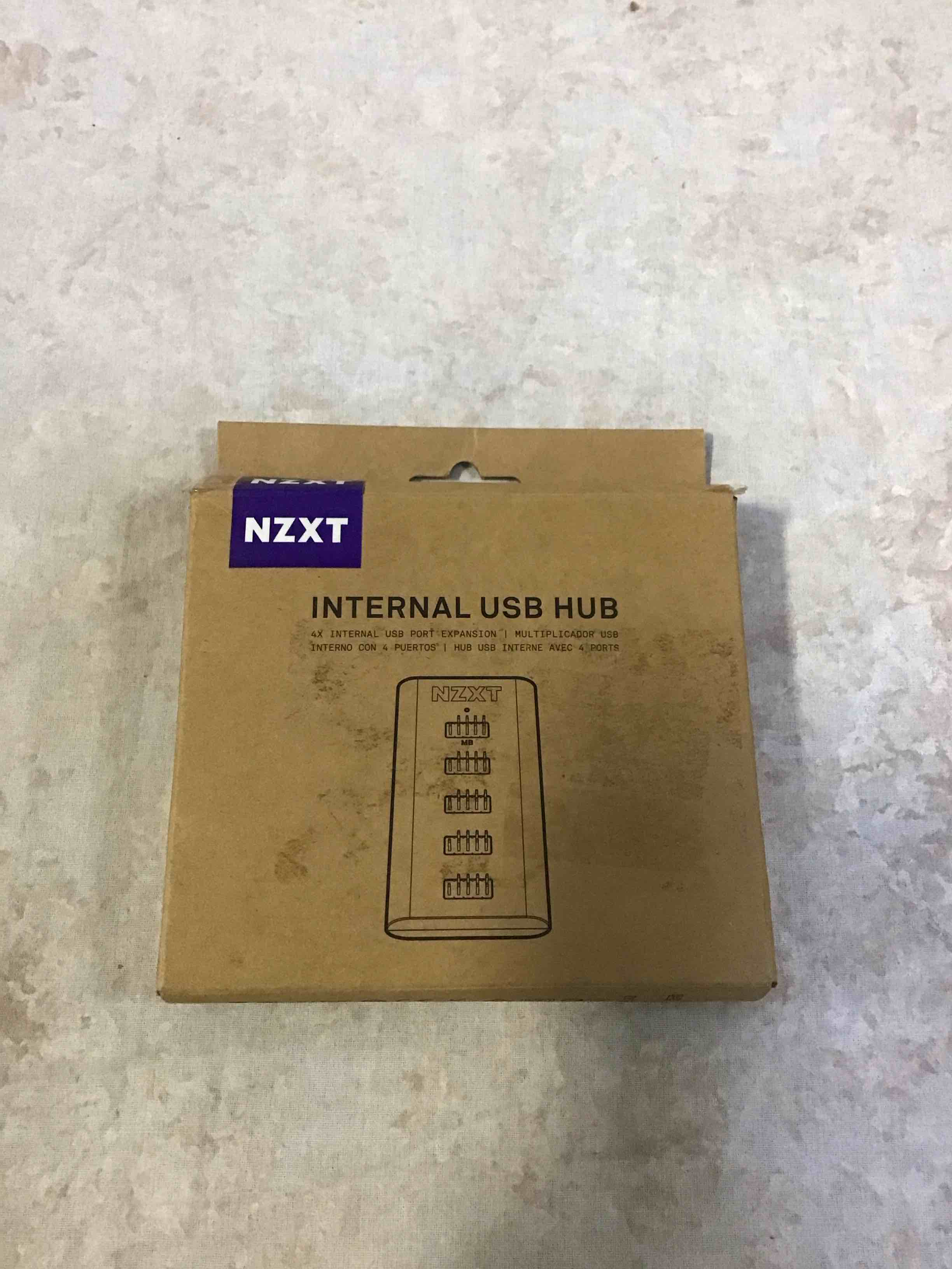 NZXT AC-IUSBH-M3 Internal USB Hub (Gen 3)