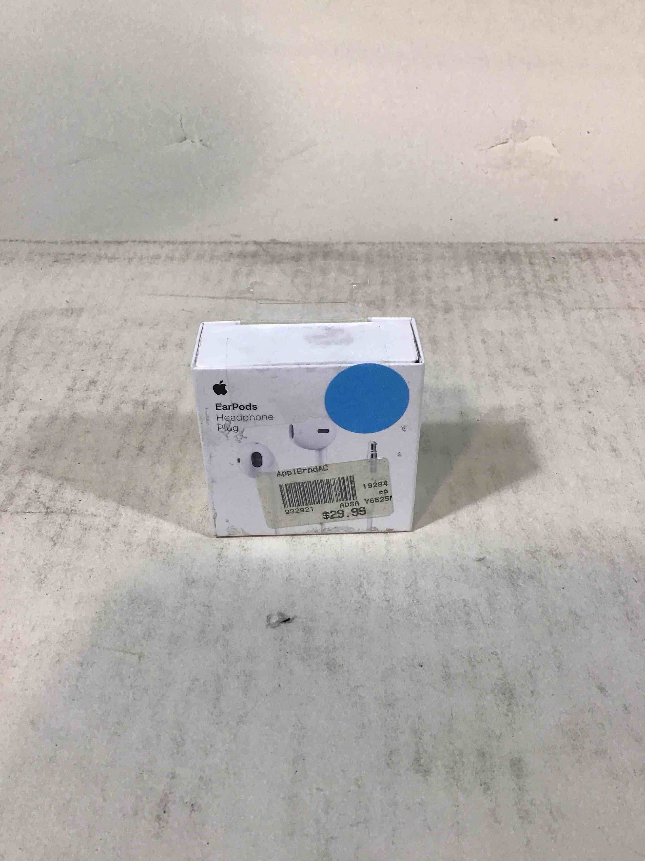 https://s3.amazonaws.com/lotting-images-prod/bidfta/RED3588450_1758730117028.jpeg