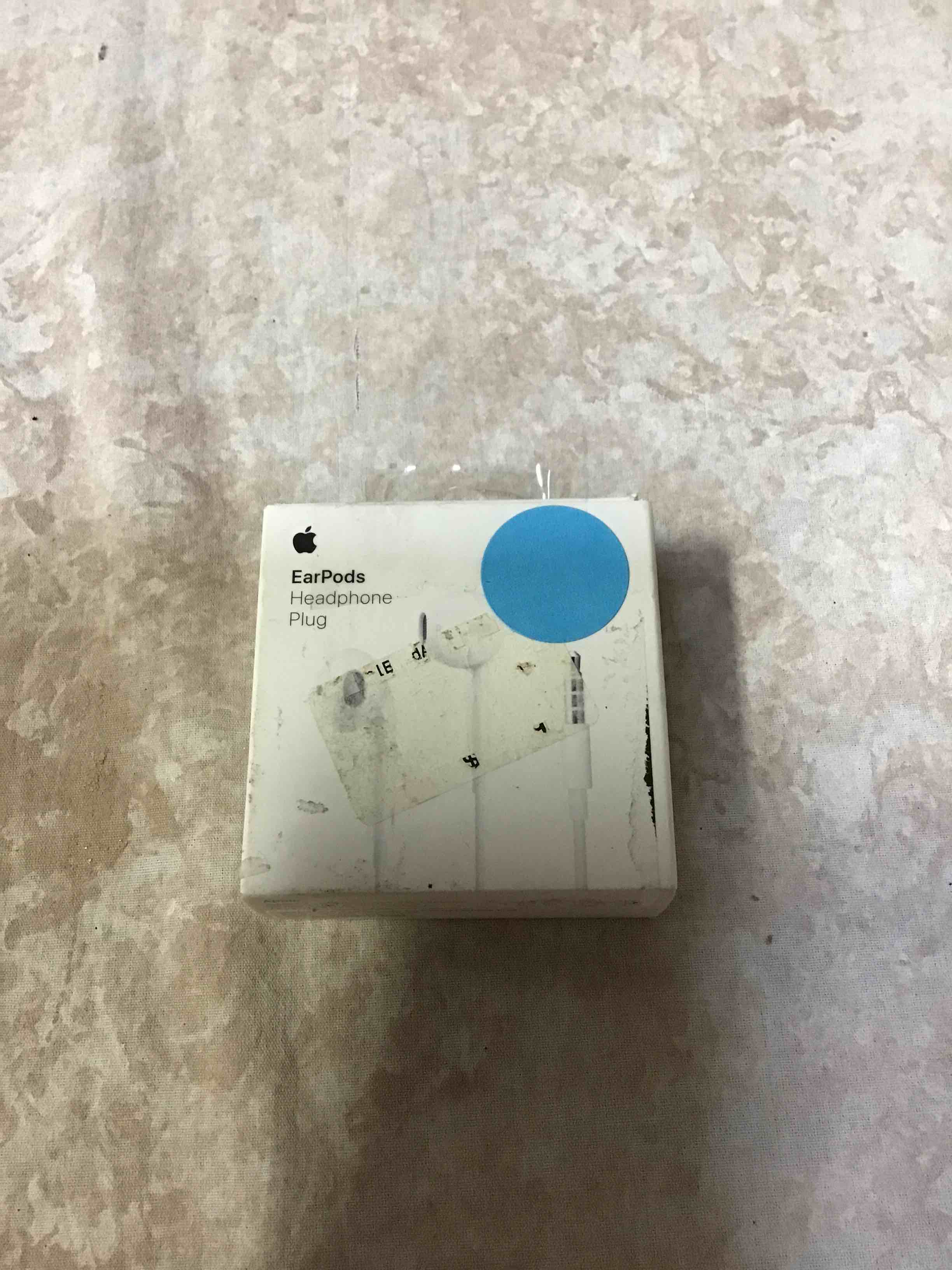 https://s3.amazonaws.com/lotting-images-prod/bidfta/RED3588484_1758725203784.jpeg
