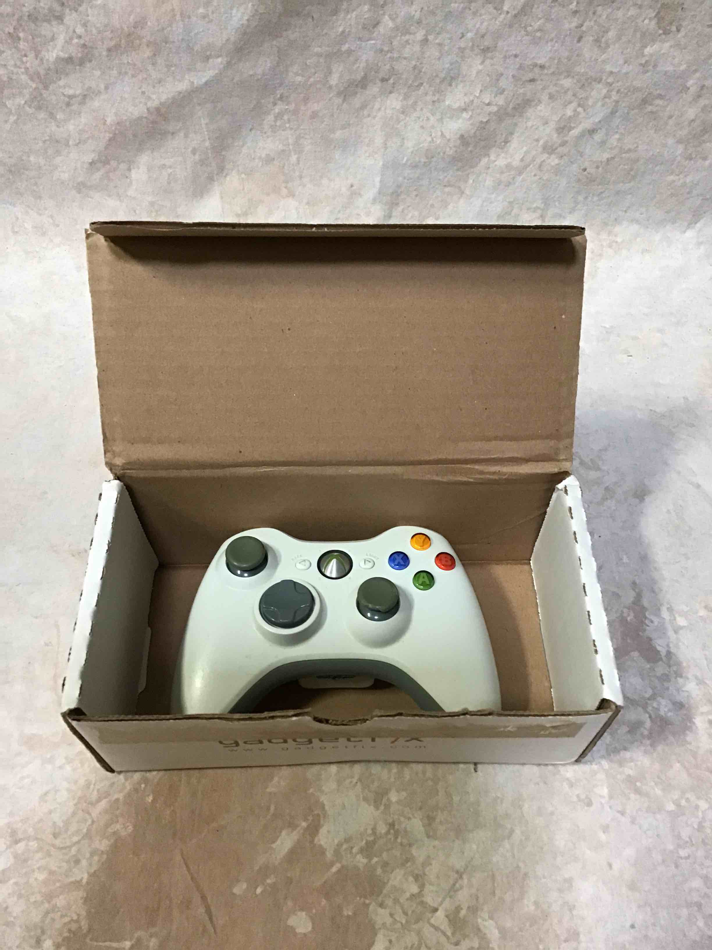 https://s3.amazonaws.com/lotting-images-prod/bidfta/RED3588491_1758726080900.jpeg