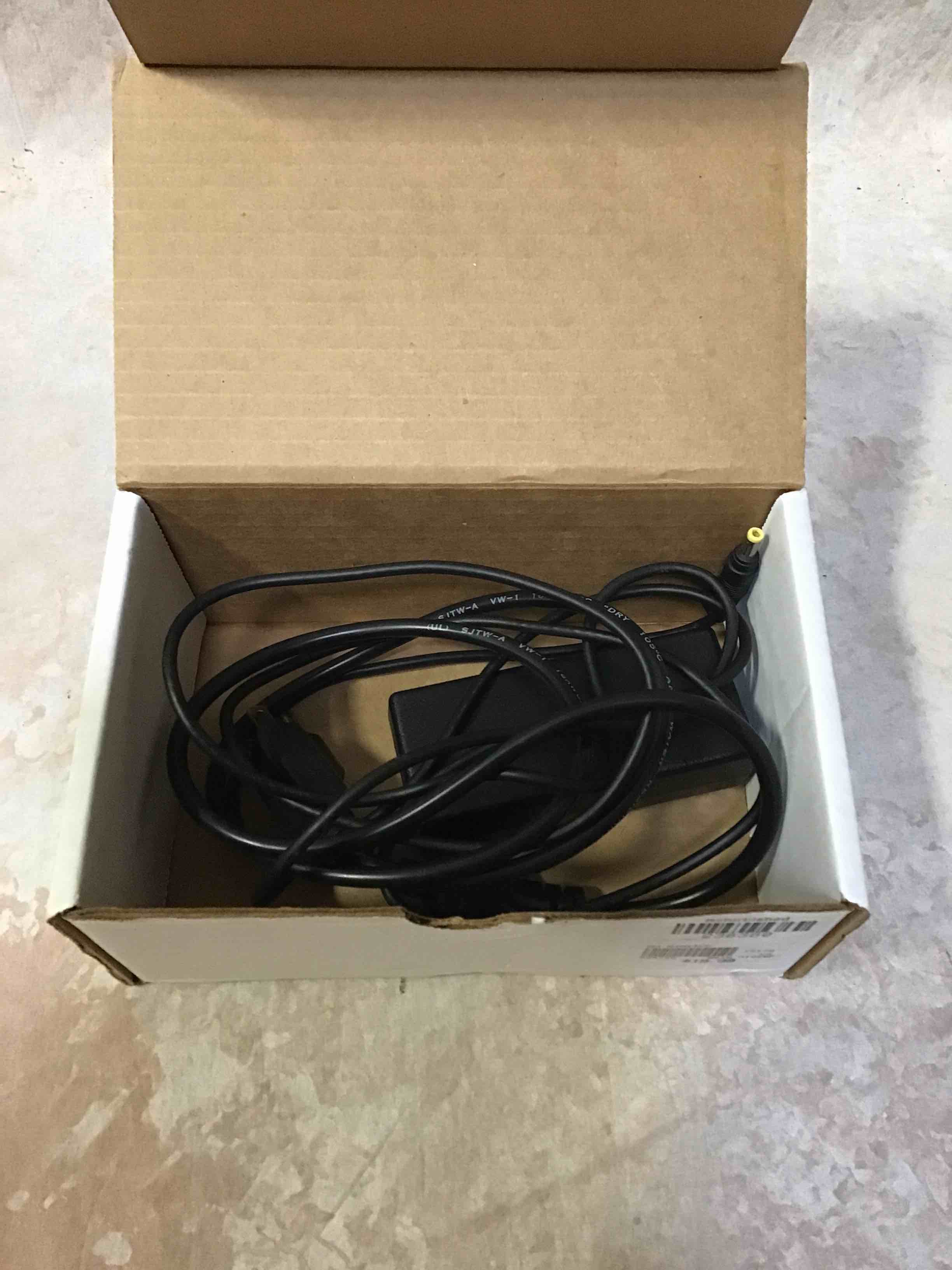 https://s3.amazonaws.com/lotting-images-prod/bidfta/RED3588494_1758726369409.jpeg