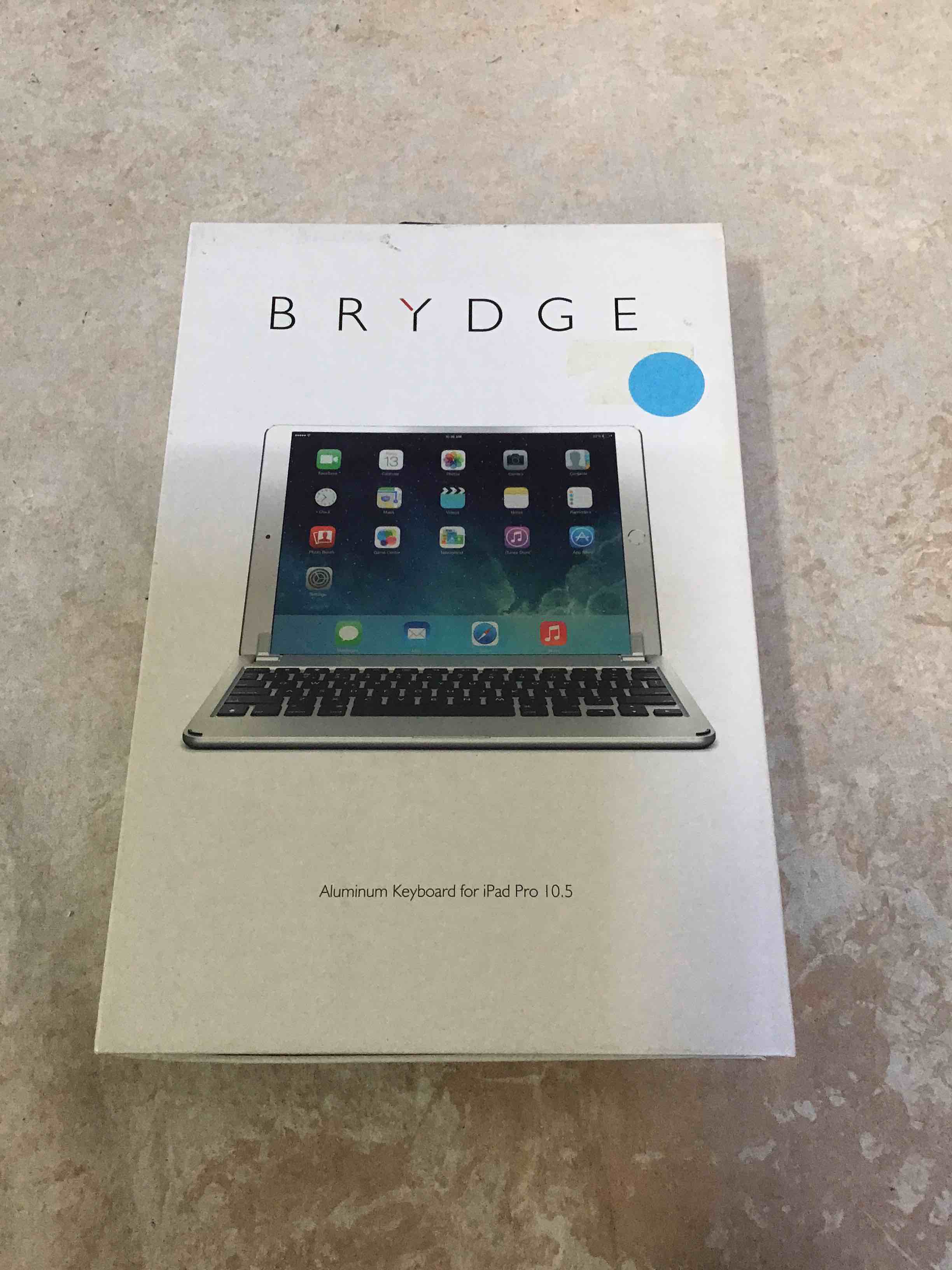 https://s3.amazonaws.com/lotting-images-prod/bidfta/RED3588702_1756830141115.jpeg