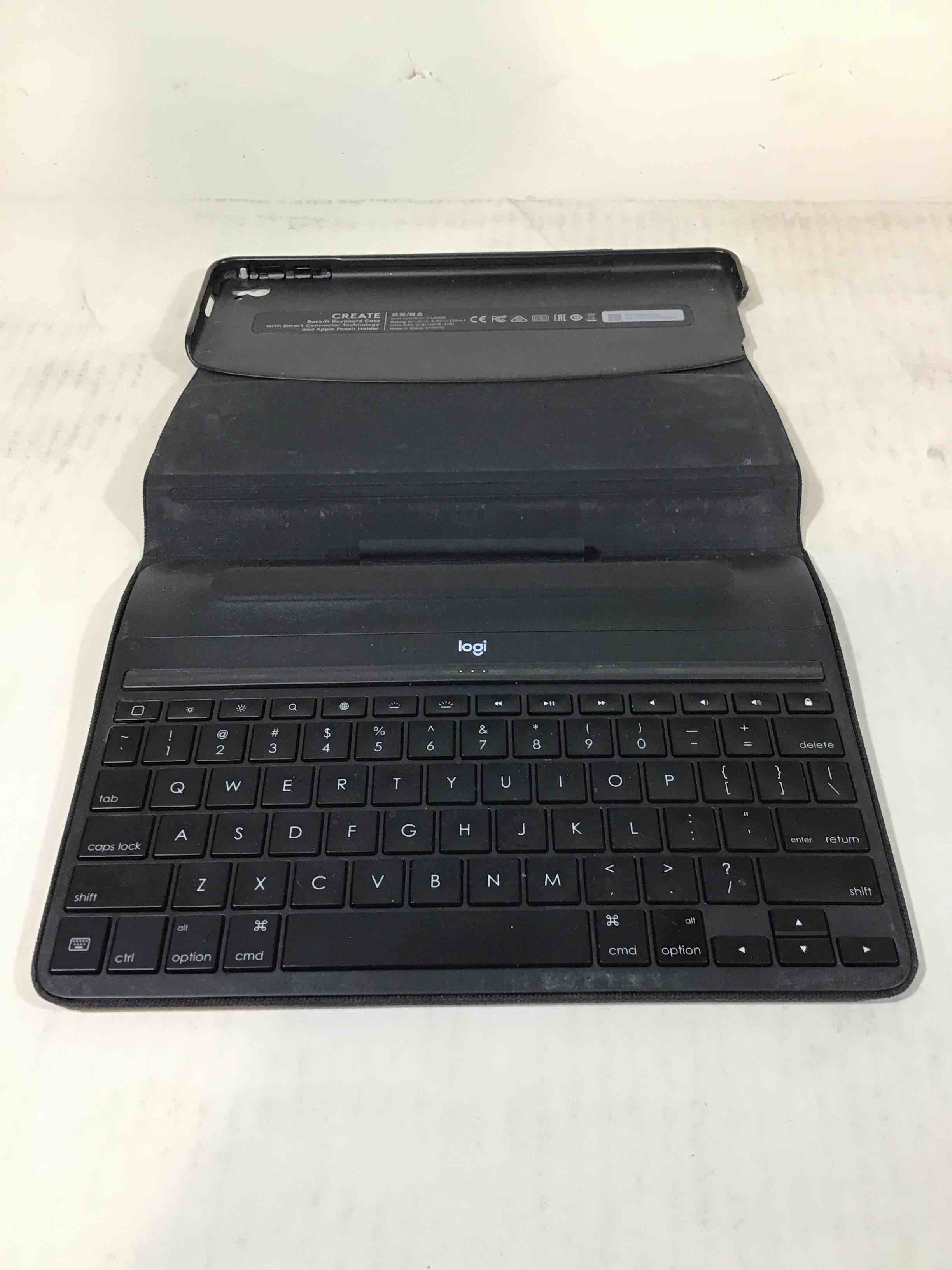 Logitech Keyboard Case for iPad