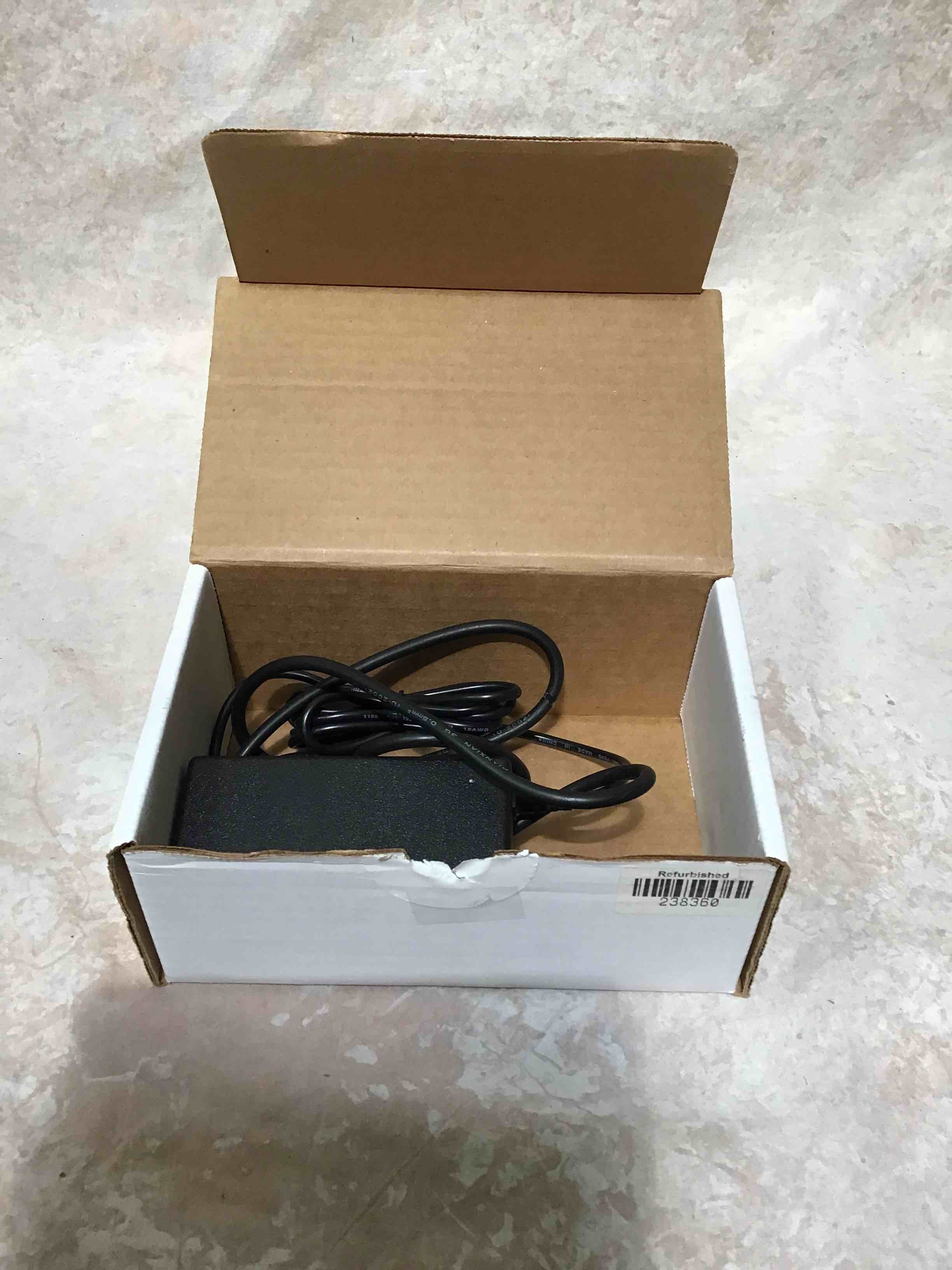 https://s3.amazonaws.com/lotting-images-prod/bidfta/RED3588982_1756227832605.jpeg