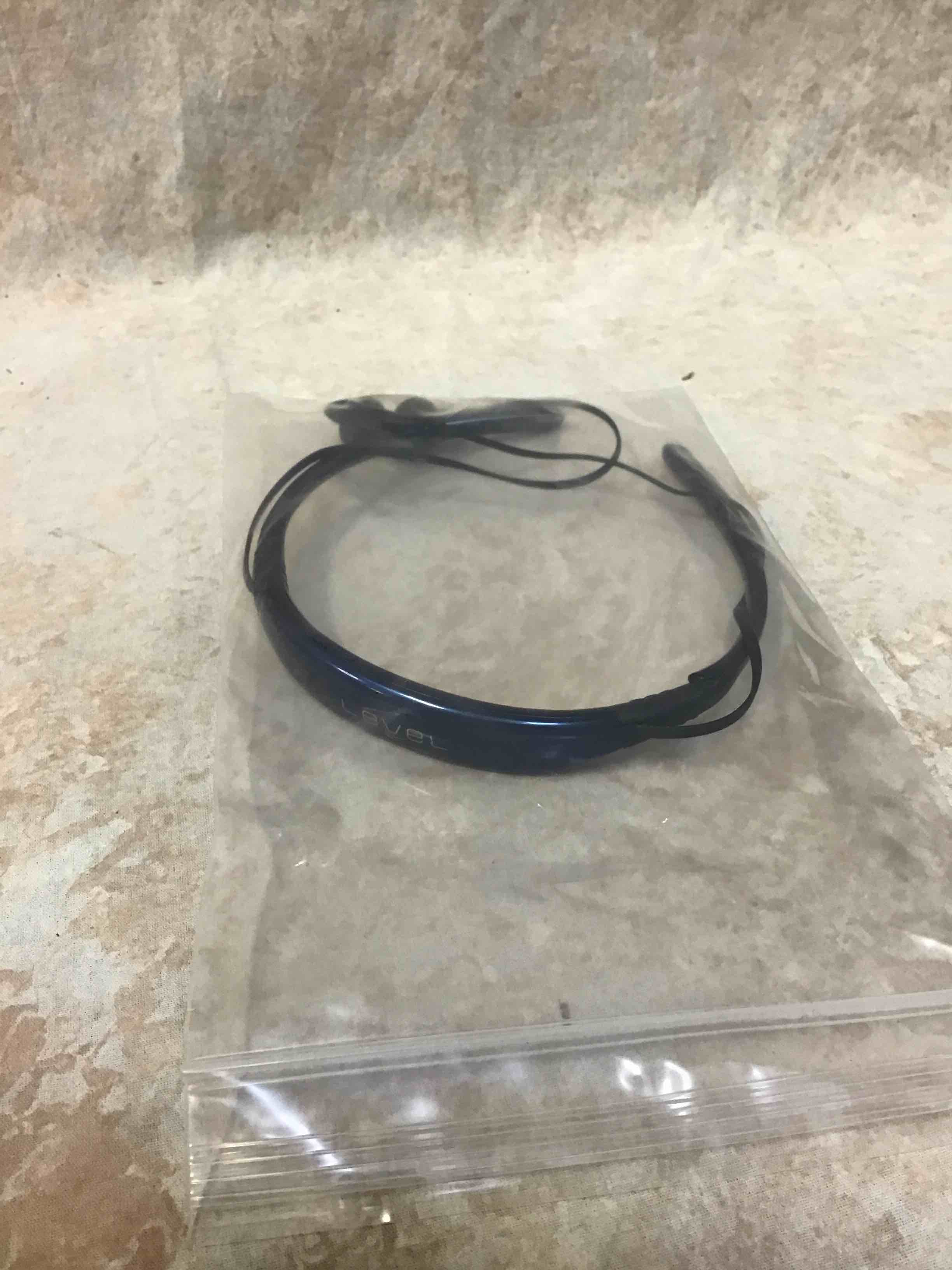 https://s3.amazonaws.com/lotting-images-prod/bidfta/RED3589555_1759434169233.jpeg