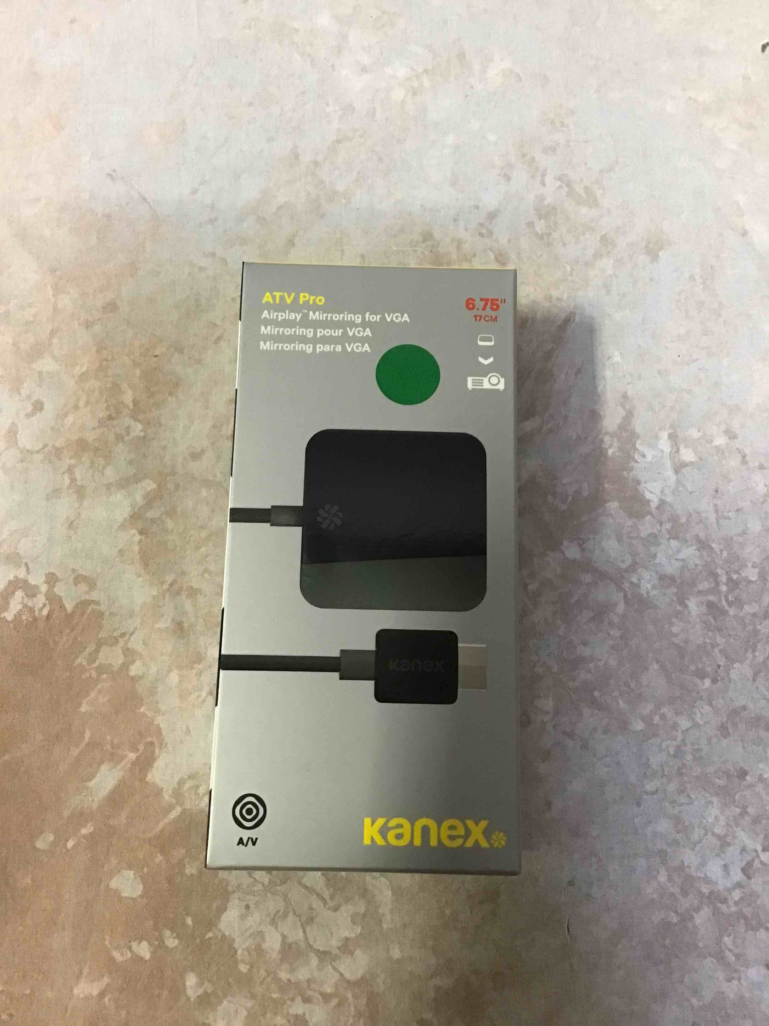 https://s3.amazonaws.com/lotting-images-prod/bidfta/RED3589583_1759514591396.jpeg
