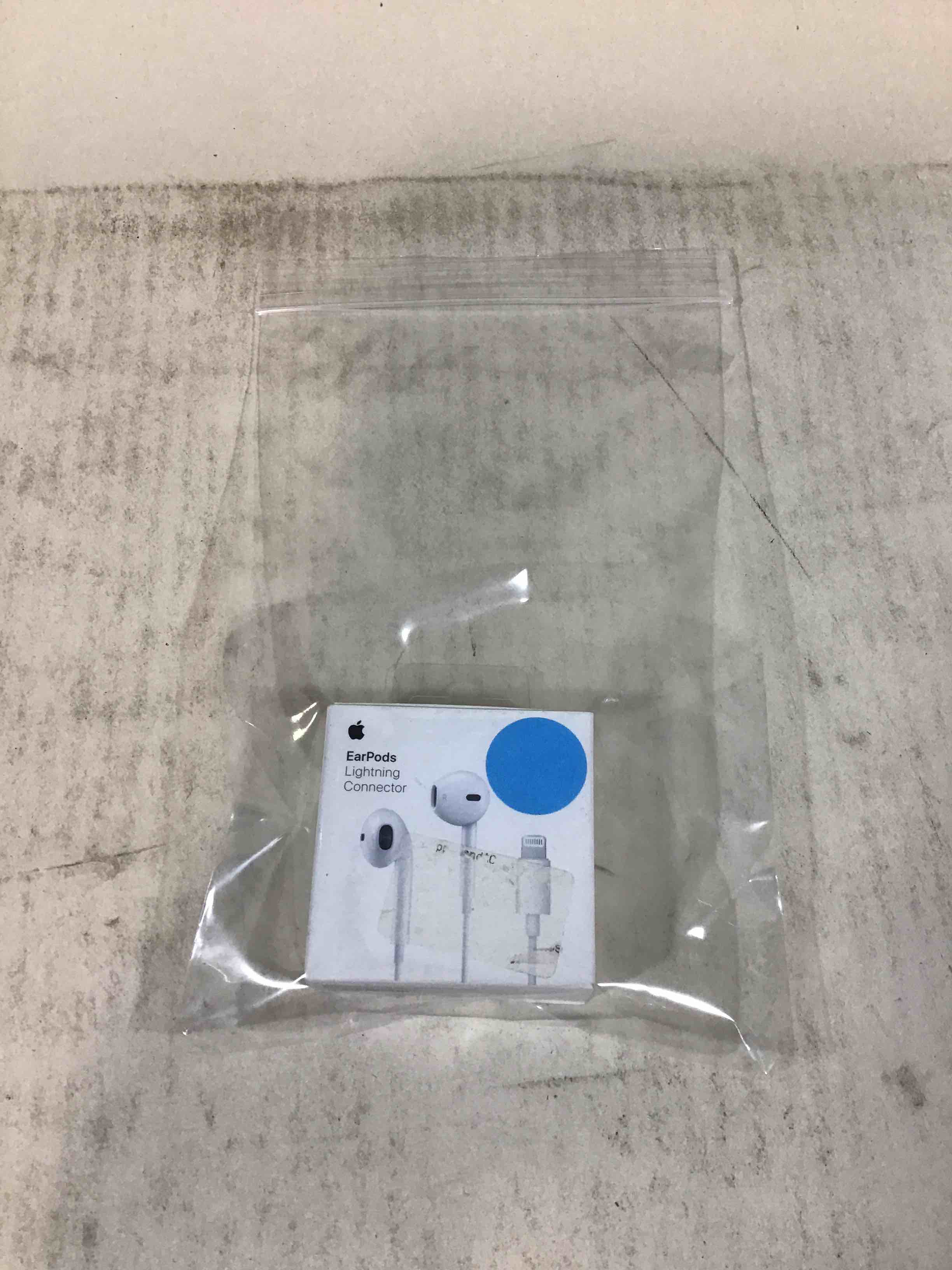 Apple EarPods with Lightning Connector