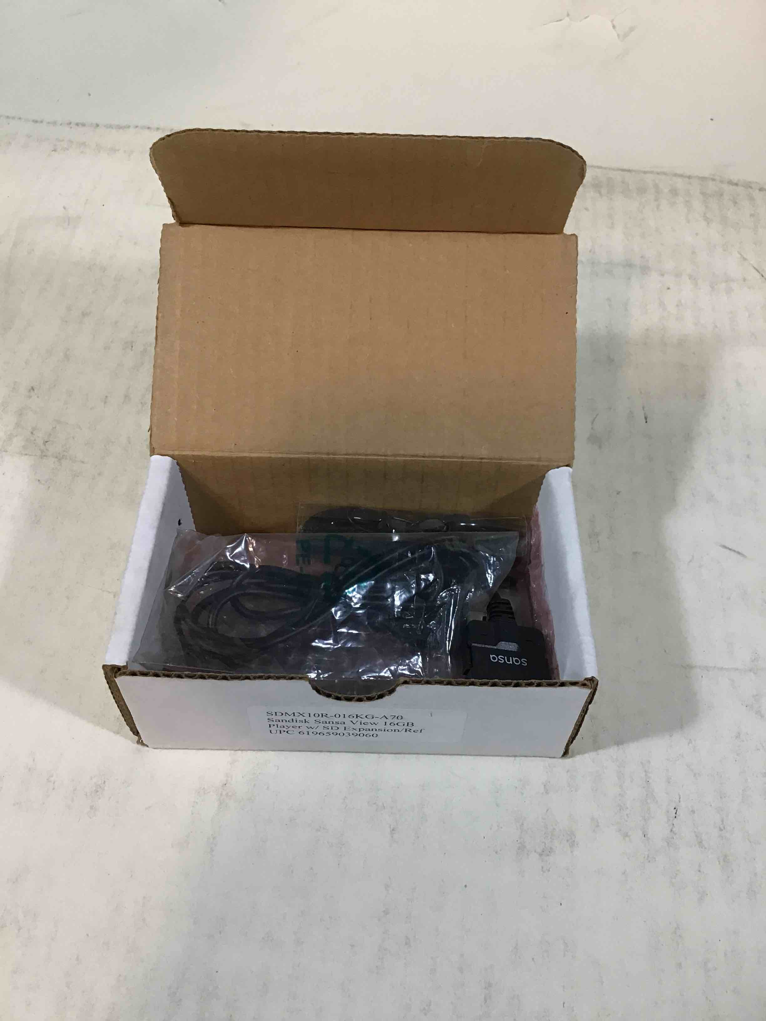 https://s3.amazonaws.com/lotting-images-prod/bidfta/RED3589640_1759520904271.jpeg