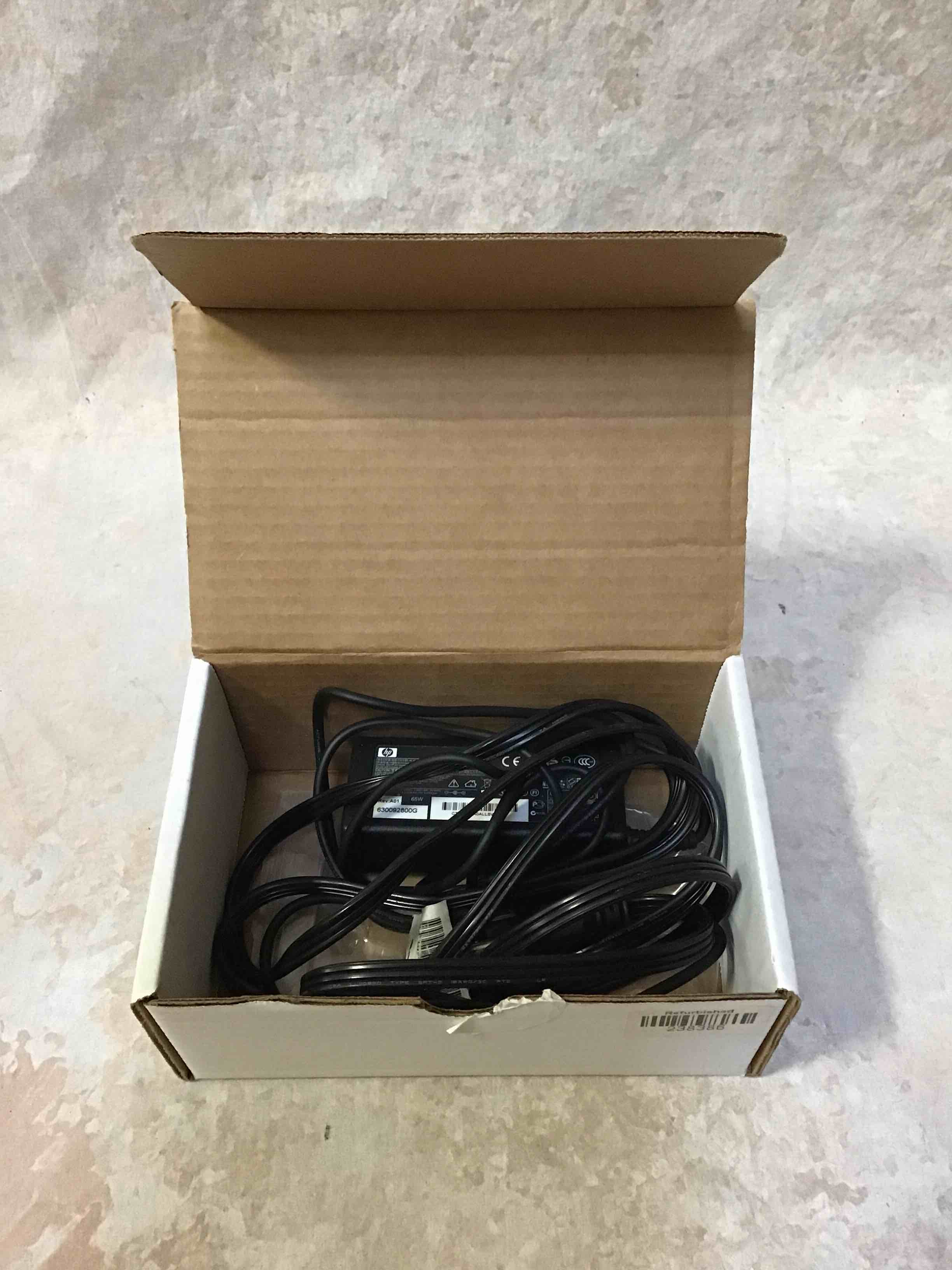 https://s3.amazonaws.com/lotting-images-prod/bidfta/RED3589648_1759778518994.jpeg