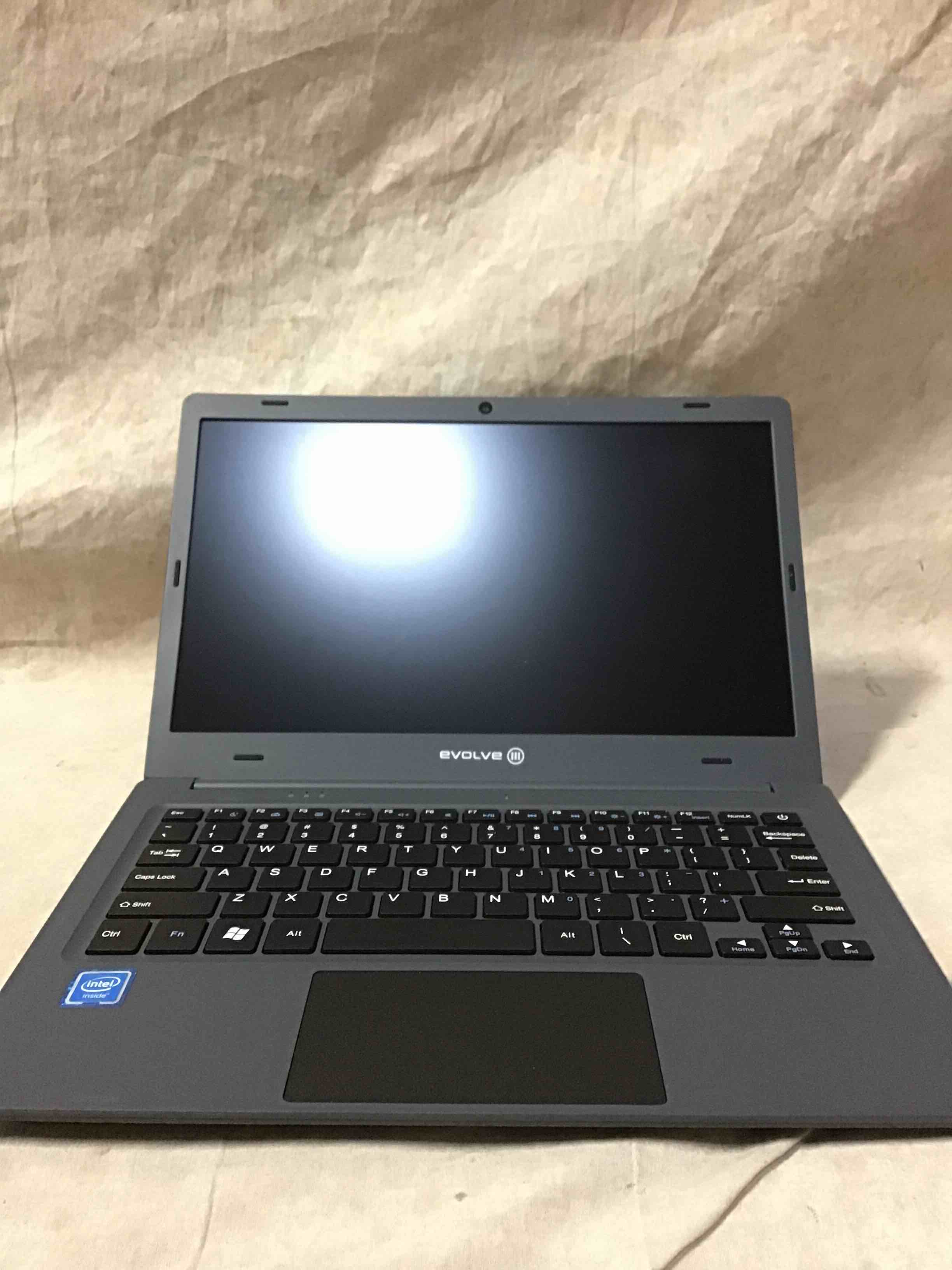 Evolve 3 Laptop 