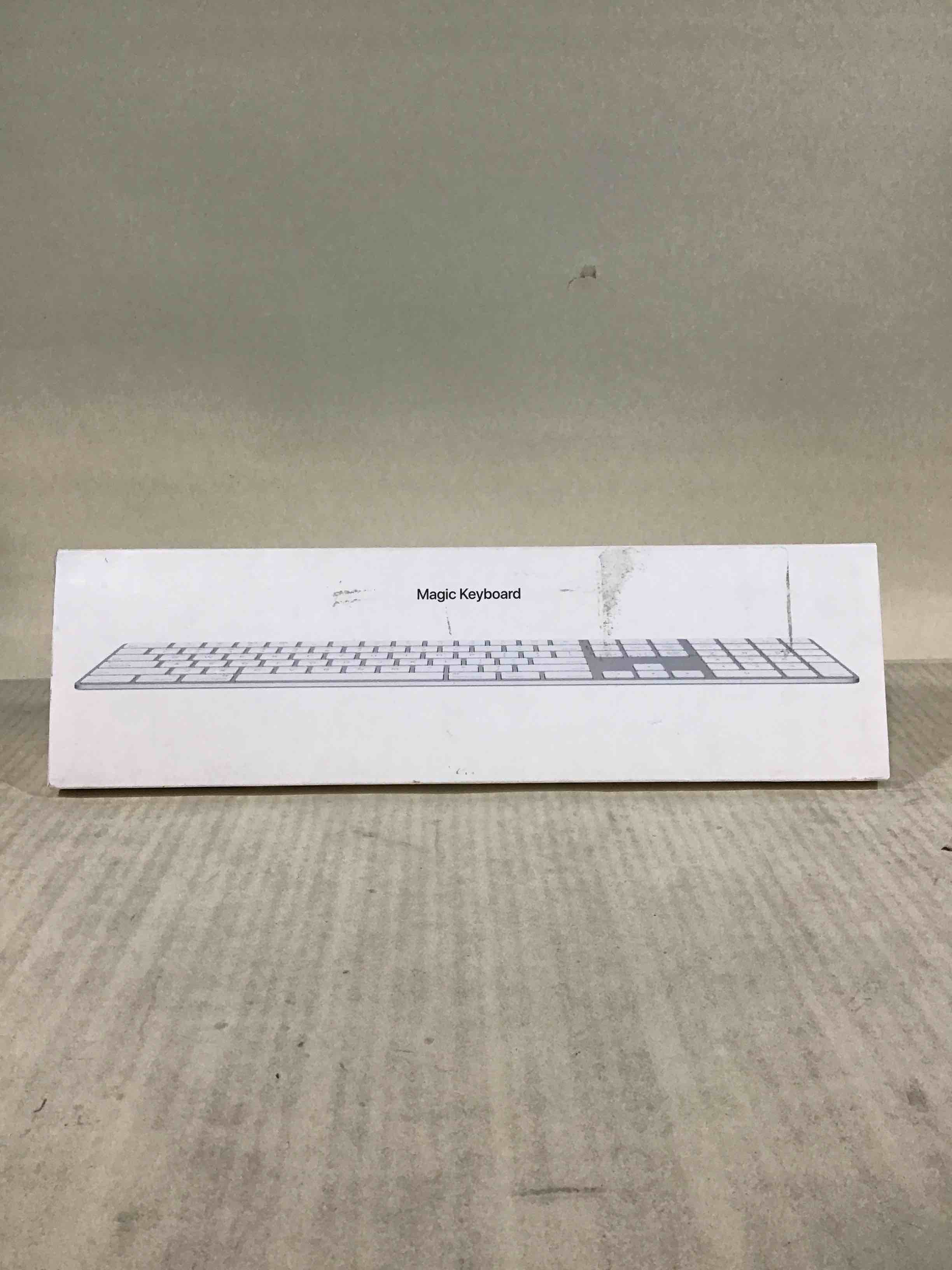 https://s3.amazonaws.com/lotting-images-prod/bidfta/RED3591092_1734974699172.jpeg