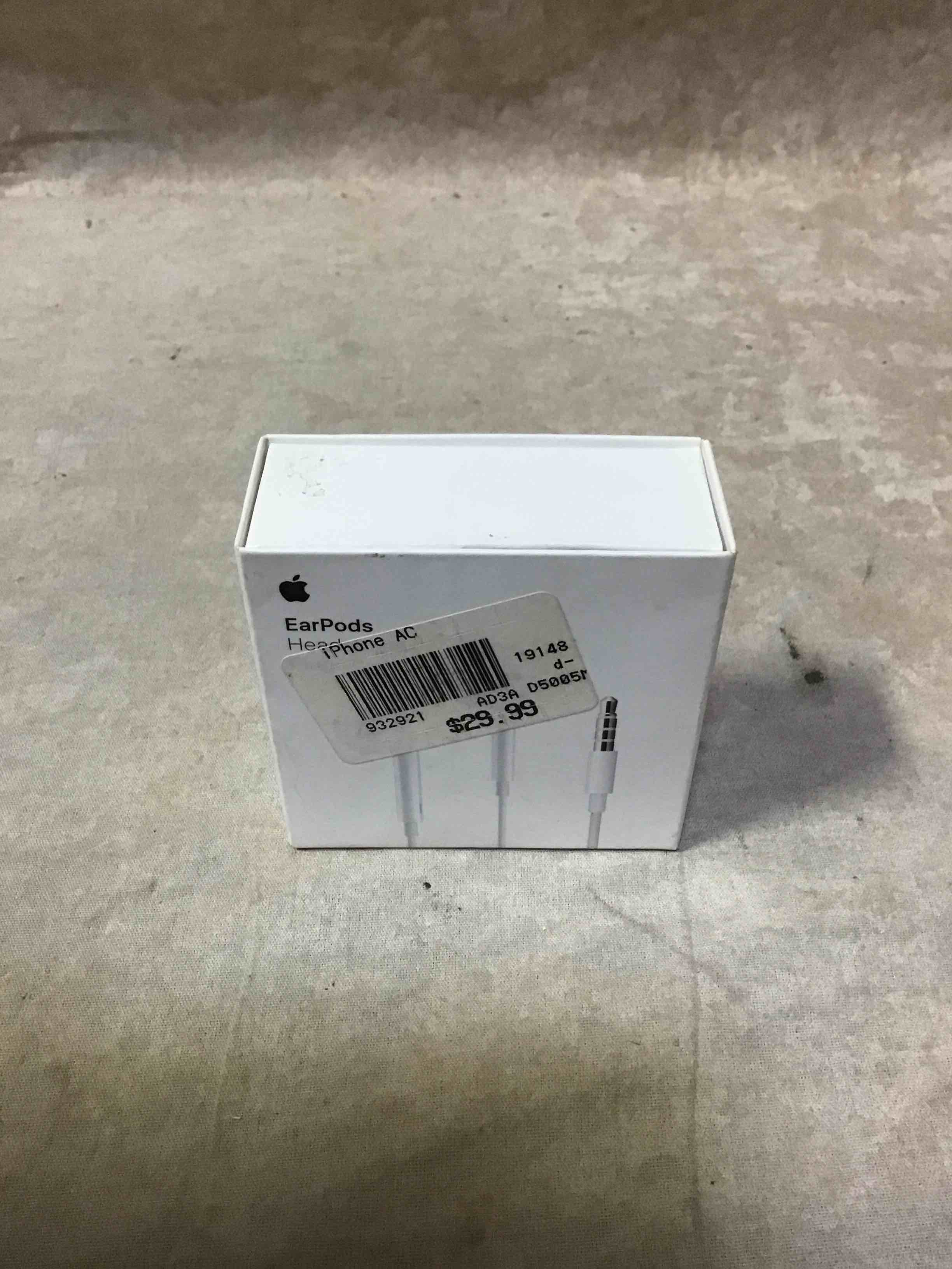 https://s3.amazonaws.com/lotting-images-prod/bidfta/RED3592204_1738615925140.jpeg