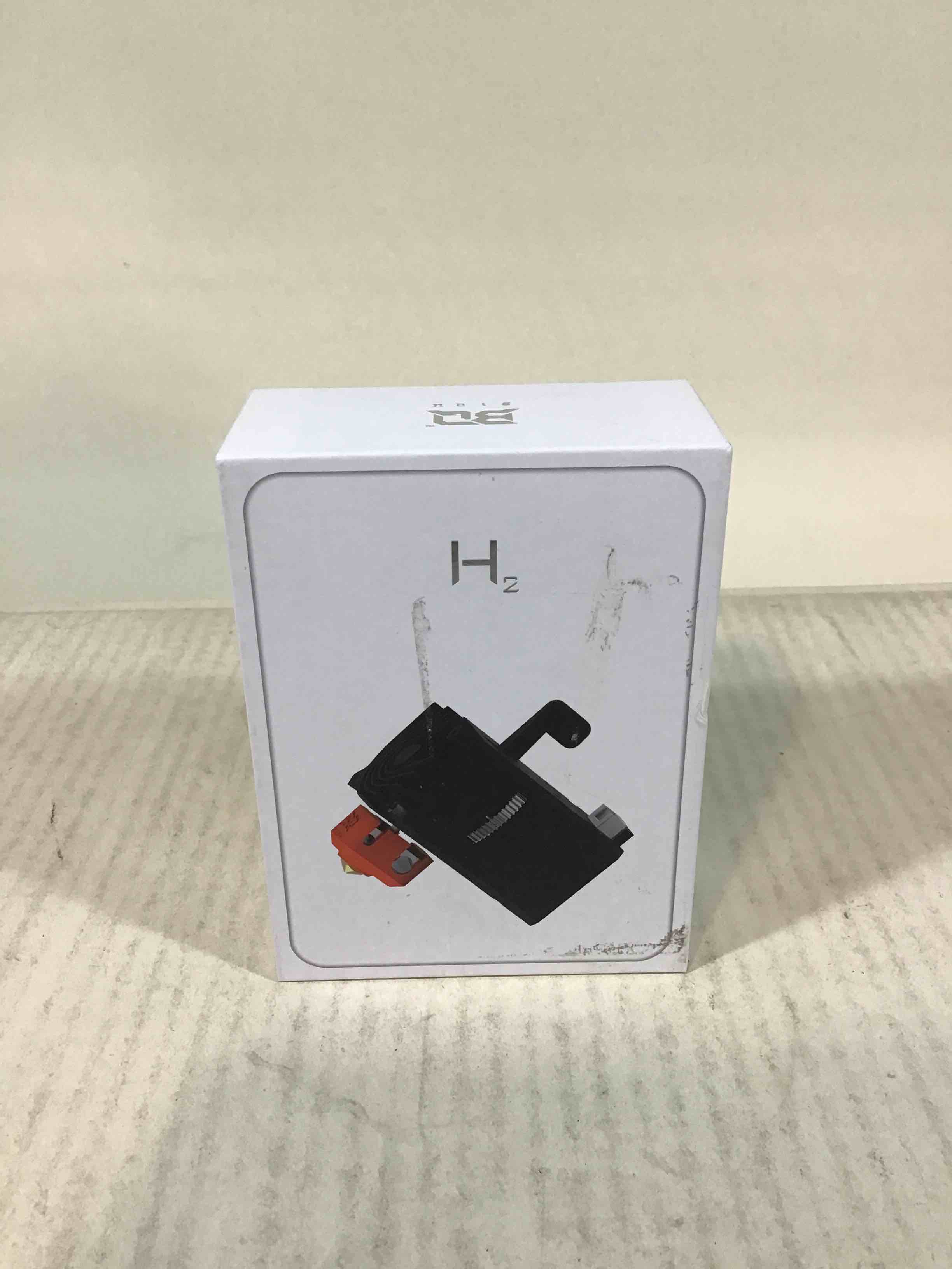 https://s3.amazonaws.com/lotting-images-prod/bidfta/RED3594014_1722363024385.jpeg