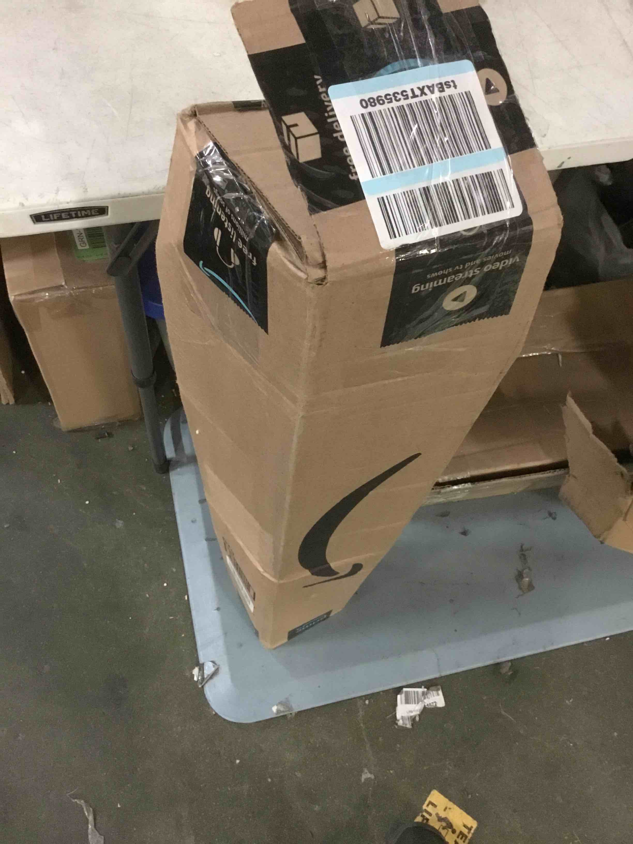 https://s3.amazonaws.com/lotting-images-prod/bidfta/RED3629831_1666643098634.jpeg
