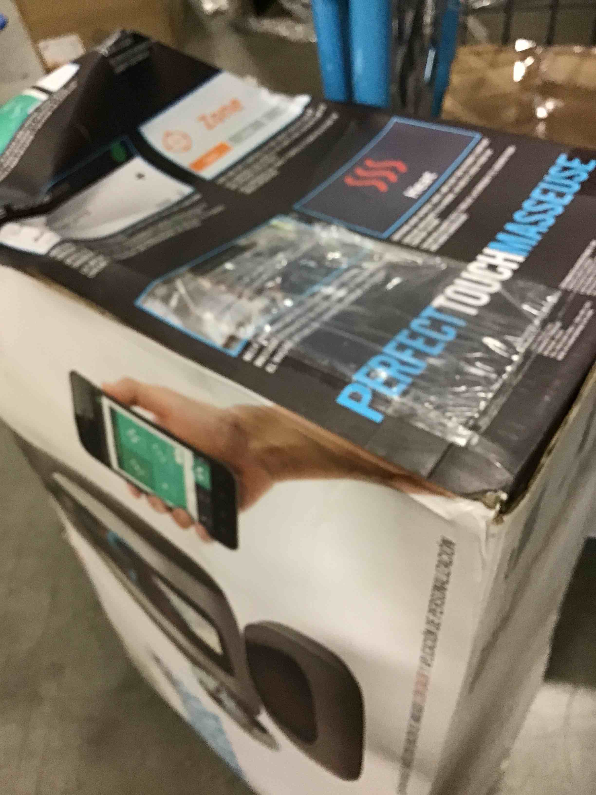 https://s3.amazonaws.com/lotting-images-prod/bidfta/RED3666048_1688673456393.jpeg