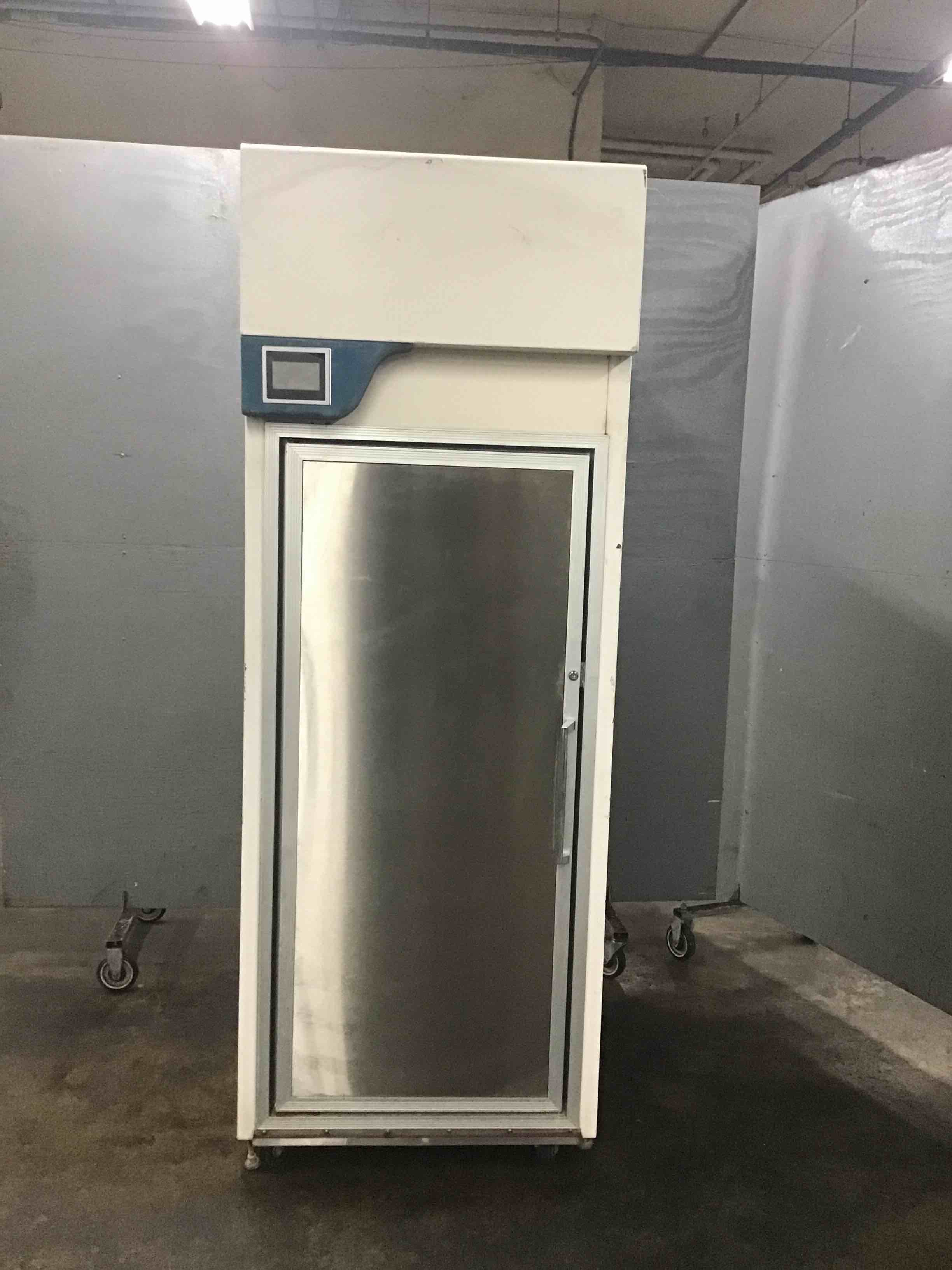 Metal 33 Inch Single Stainless Steel Door Refrigerator On Casters 