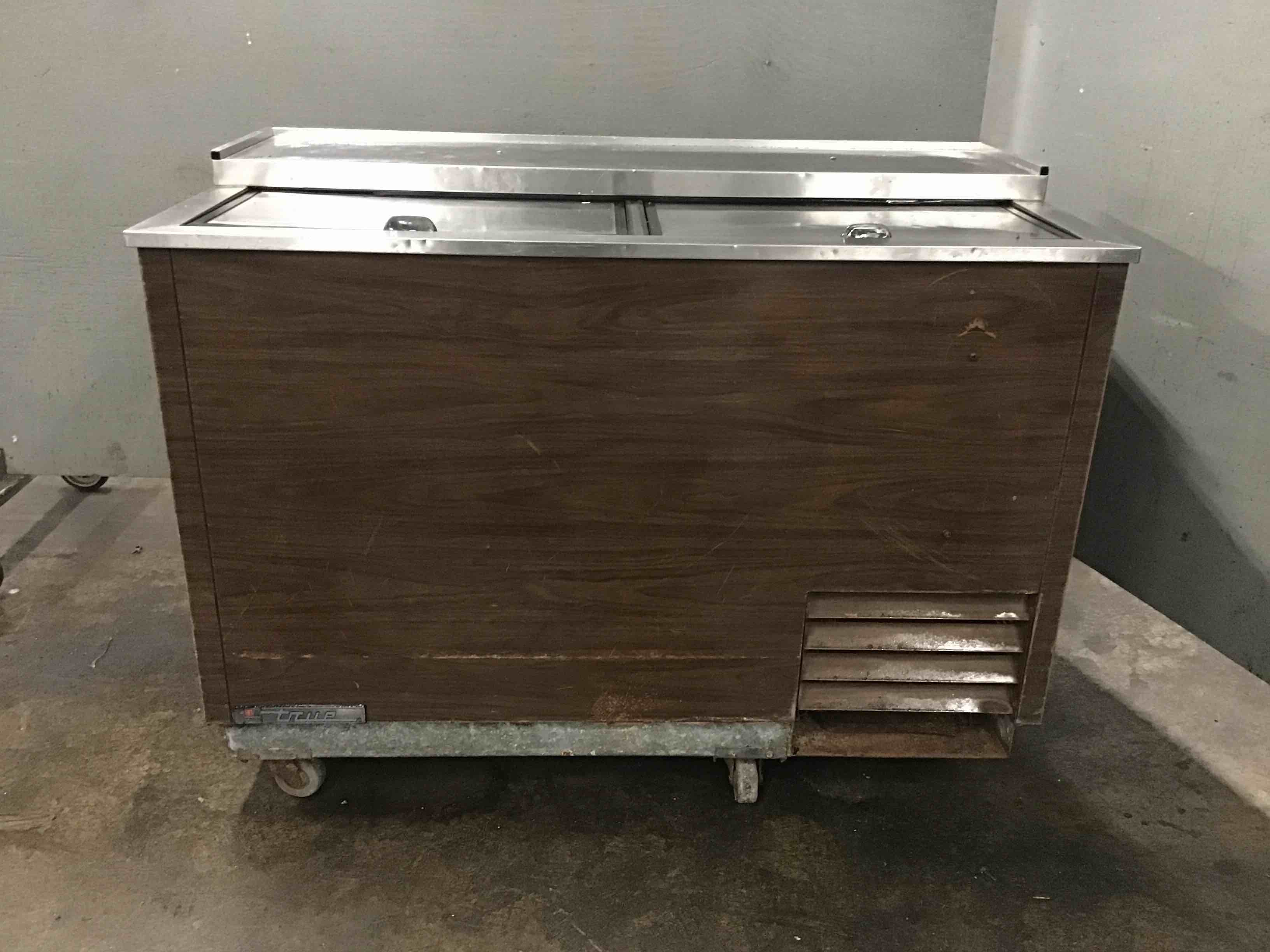 True 50 Inch  Deep Well Horizontal Bottle Cooler On Casters With Slide Lid