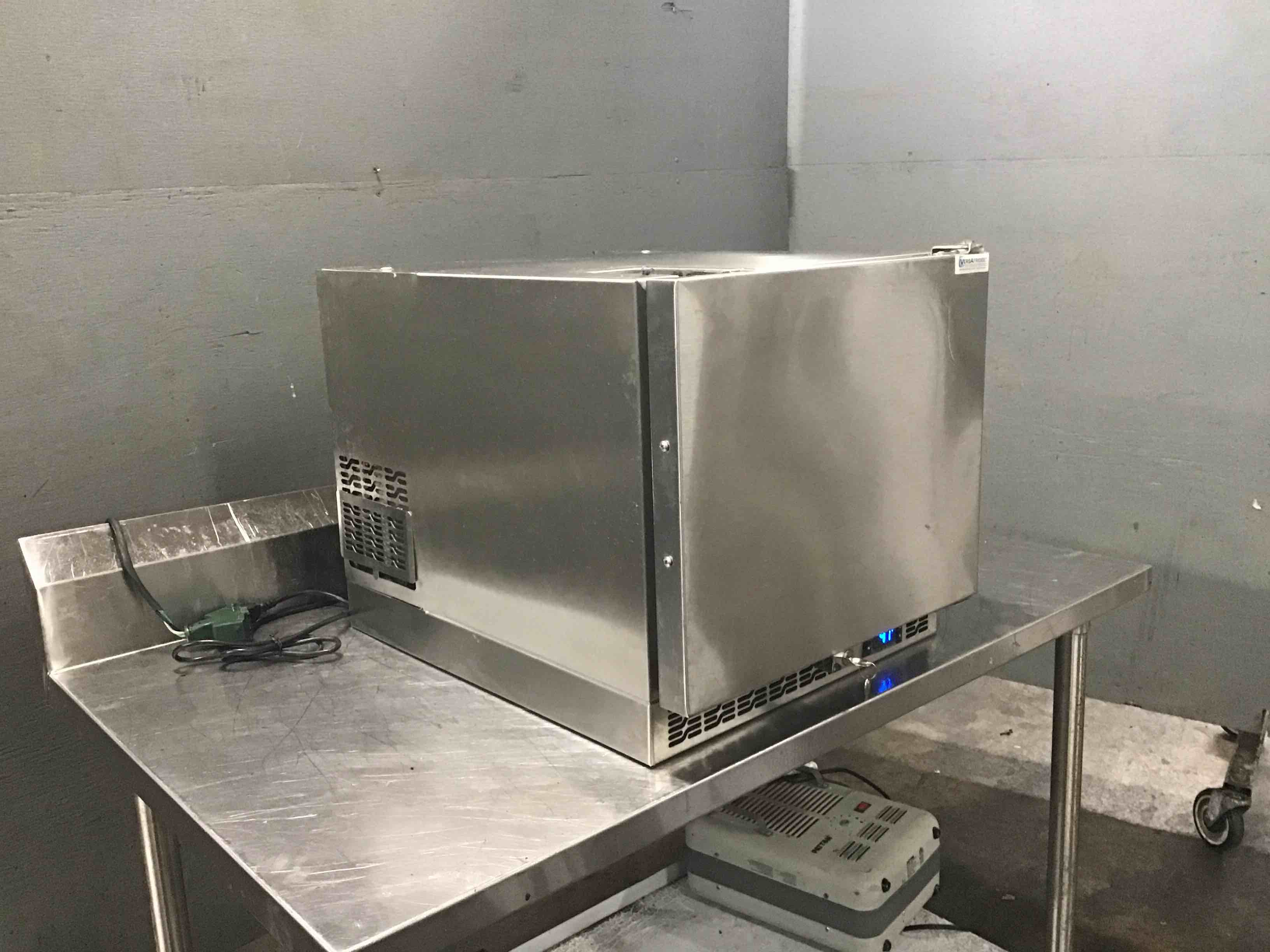 https://s3.amazonaws.com/lotting-images-prod/bidfta/RED3668178_1717599743082.jpeg