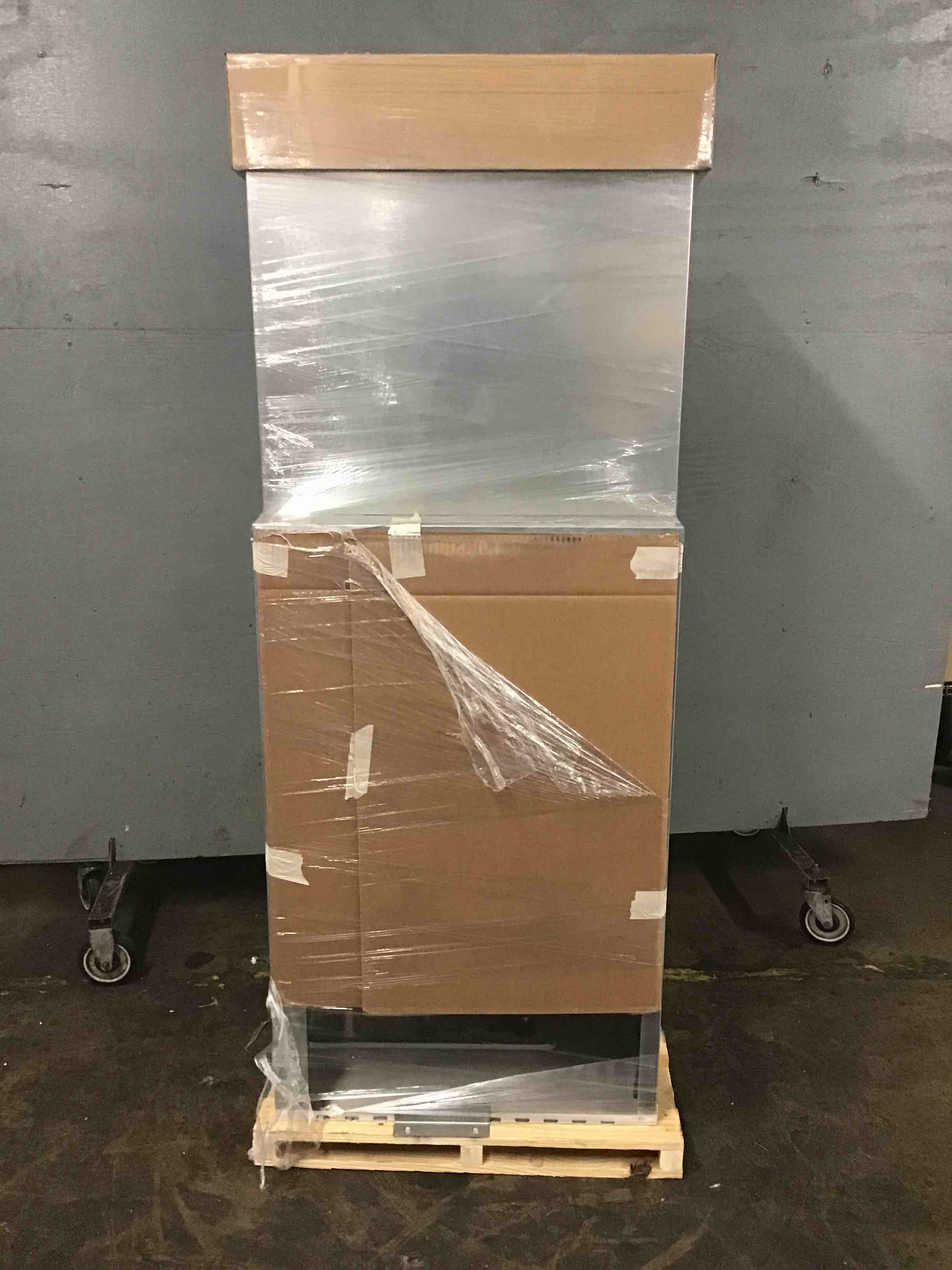 https://s3.amazonaws.com/lotting-images-prod/bidfta/RED3668804_1720555650850.jpeg