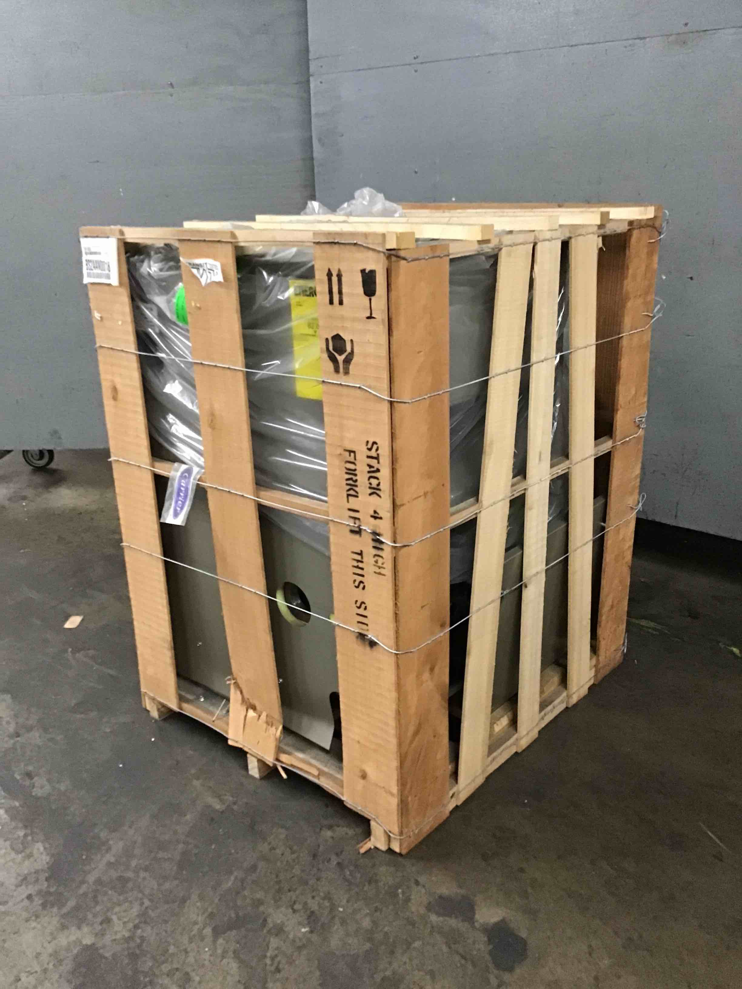 https://s3.amazonaws.com/lotting-images-prod/bidfta/RED3668963_1721049946295.jpeg