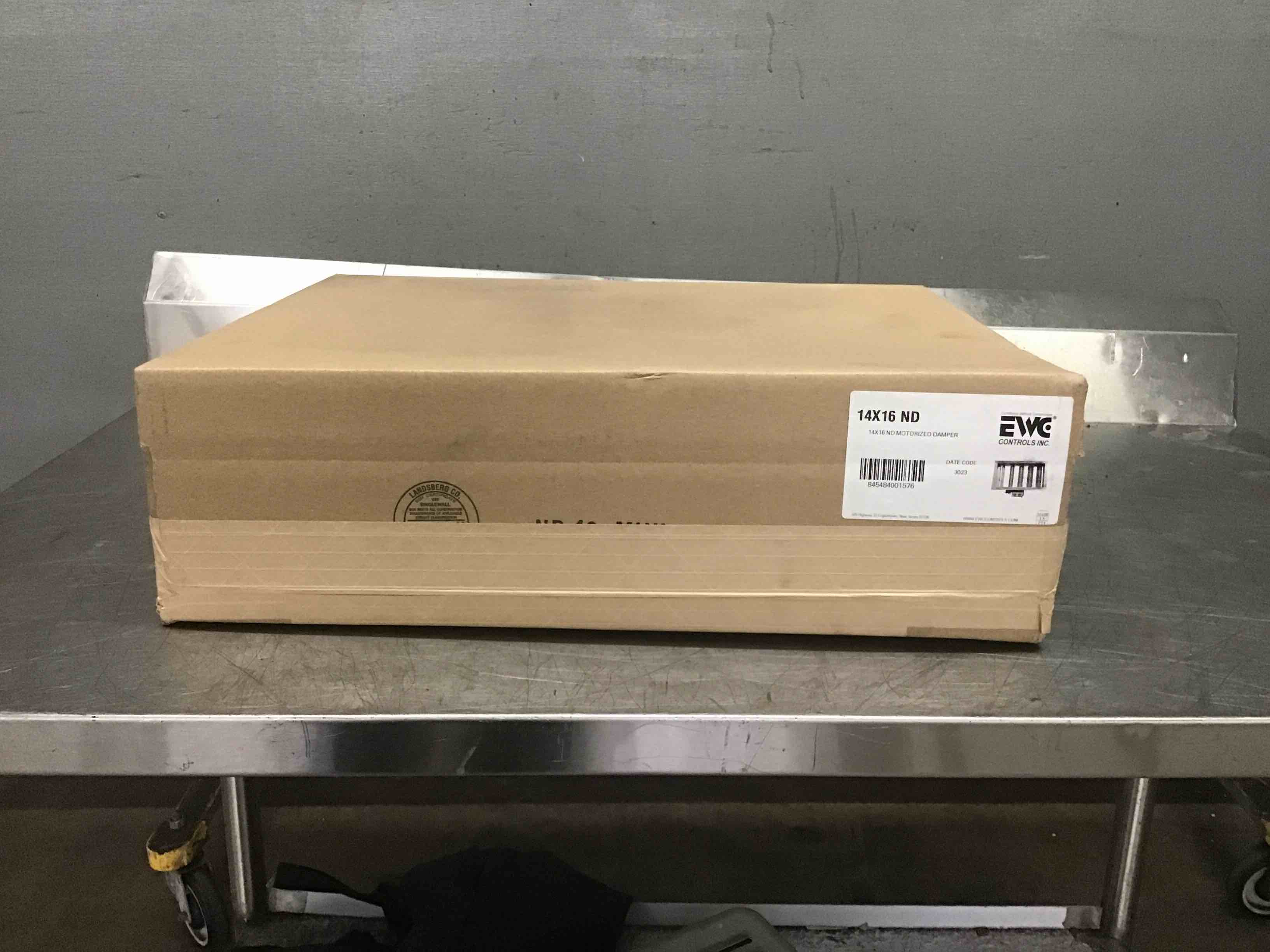 https://s3.amazonaws.com/lotting-images-prod/bidfta/RED3669439_1723822367210.jpeg