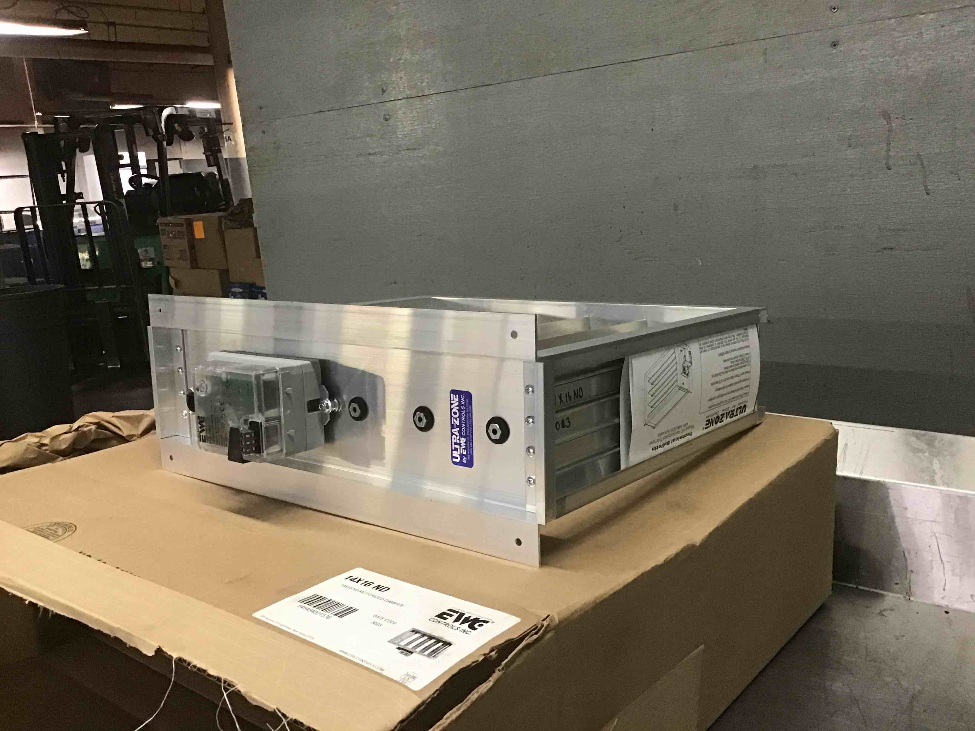 https://s3.amazonaws.com/lotting-images-prod/bidfta/RED3669439_1723822450303.jpeg