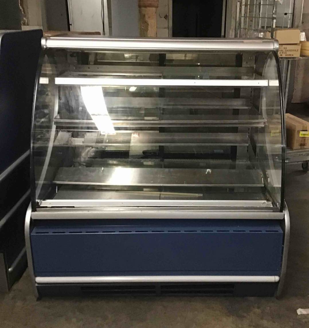 Structural Concepts Encore-Series 50 Inch Curved Glass Refrigerated Bakery Case
