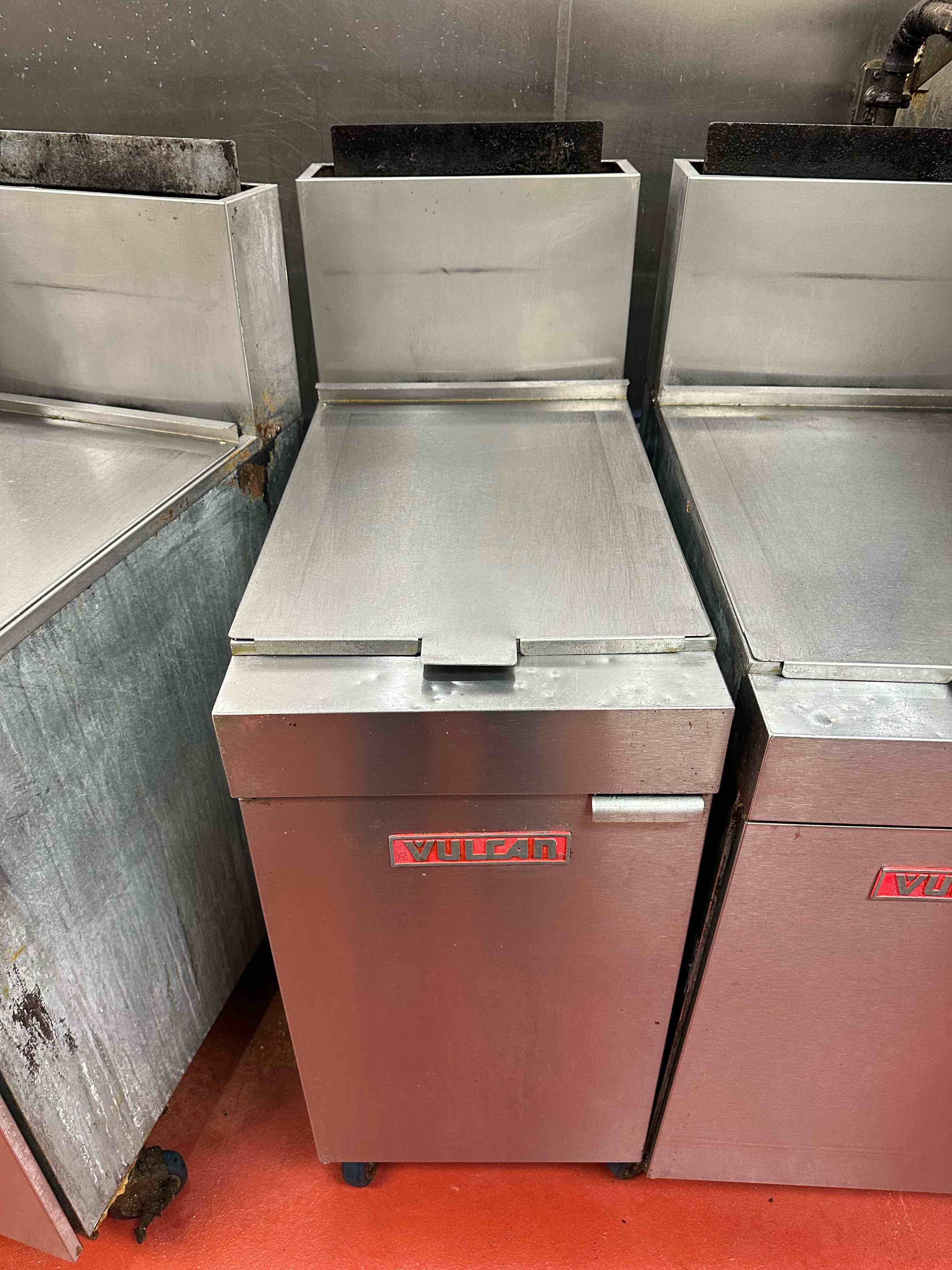Vulcan 35-40 LB Stainless Steel Natural Gas Fryer
