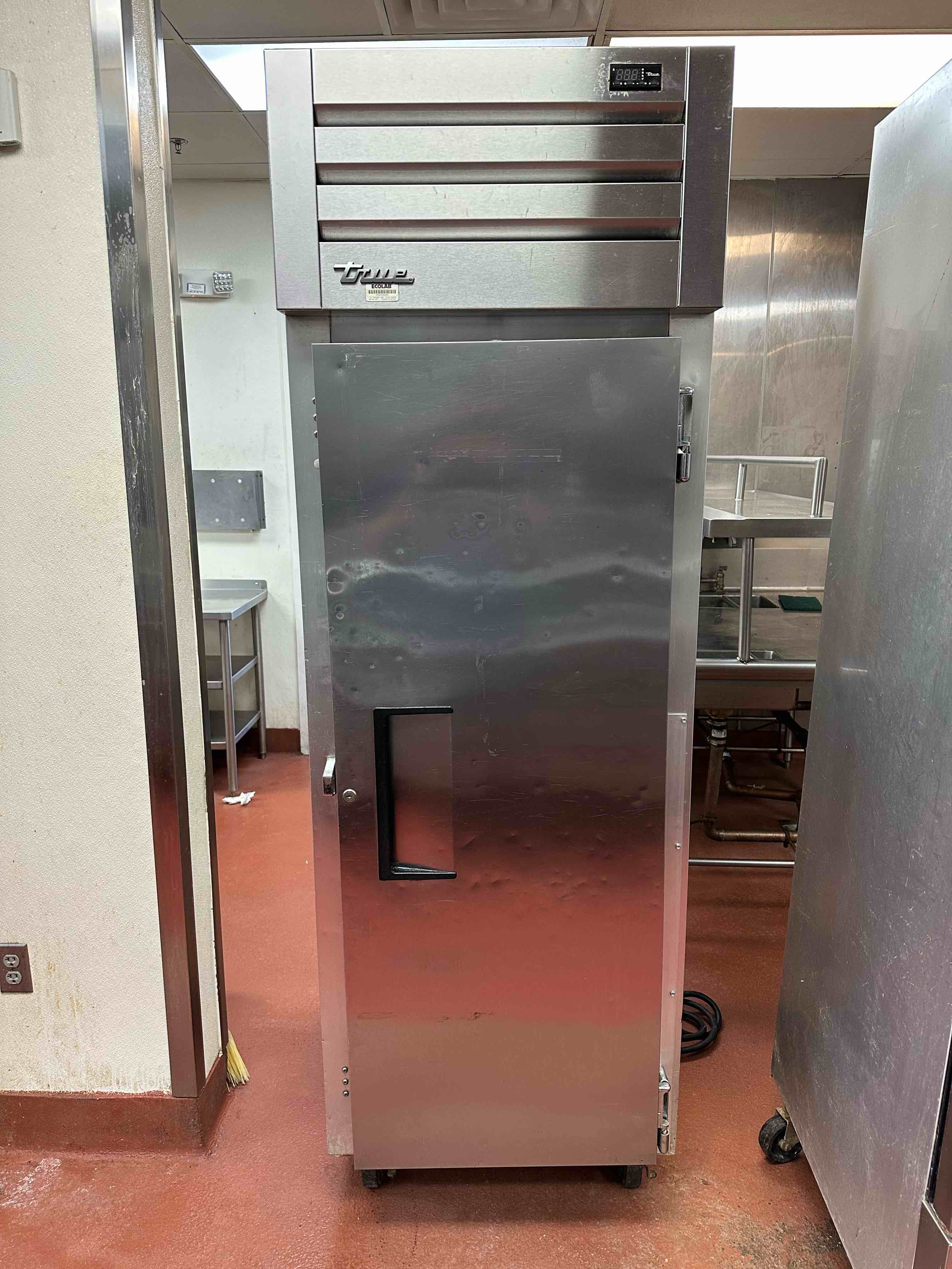 2014 True Stainless Steel Single Door Reach In Refrigerator On Casters