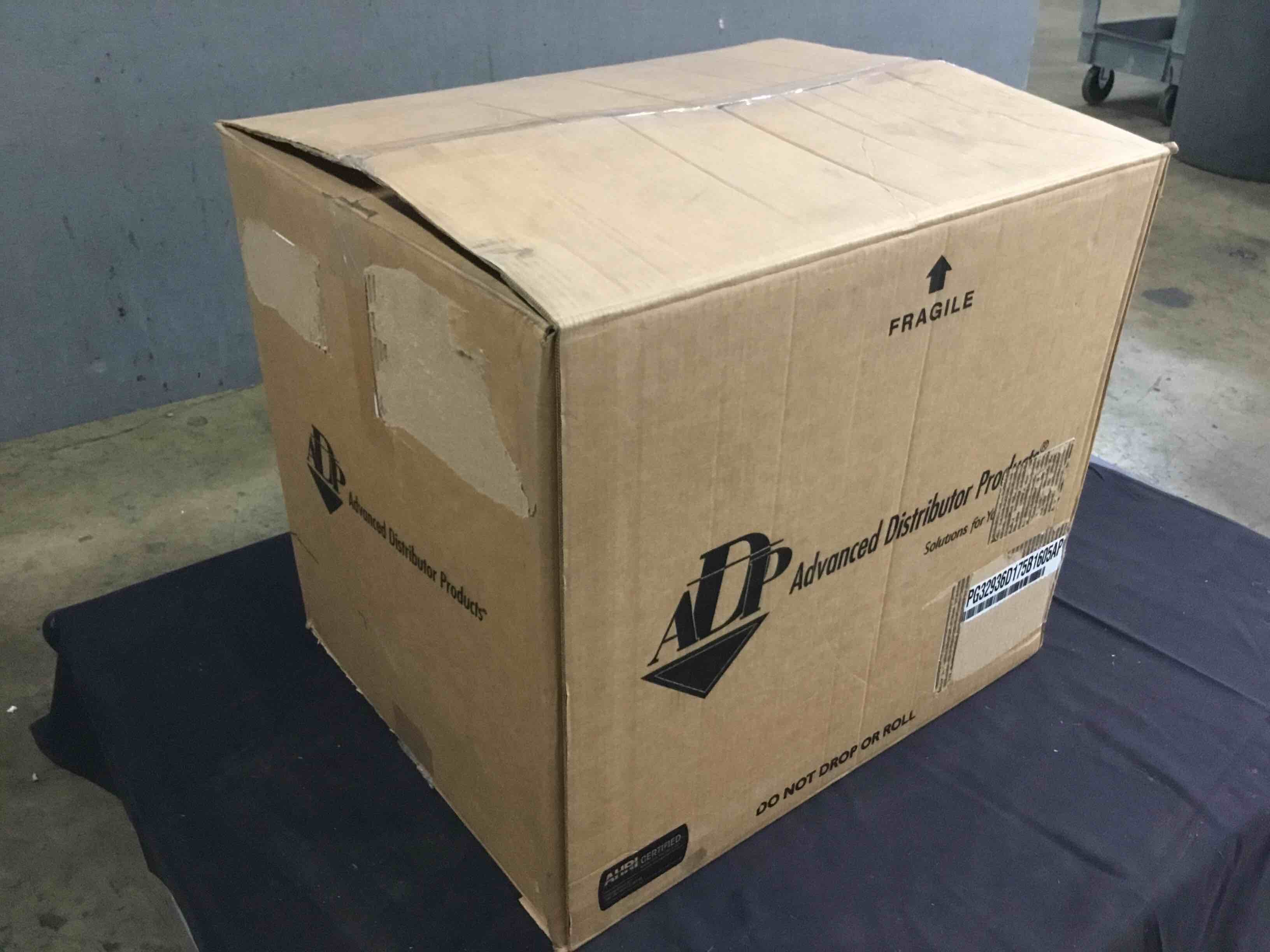 https://s3.amazonaws.com/lotting-images-prod/bidfta/RED3673800_1728503516294.jpeg