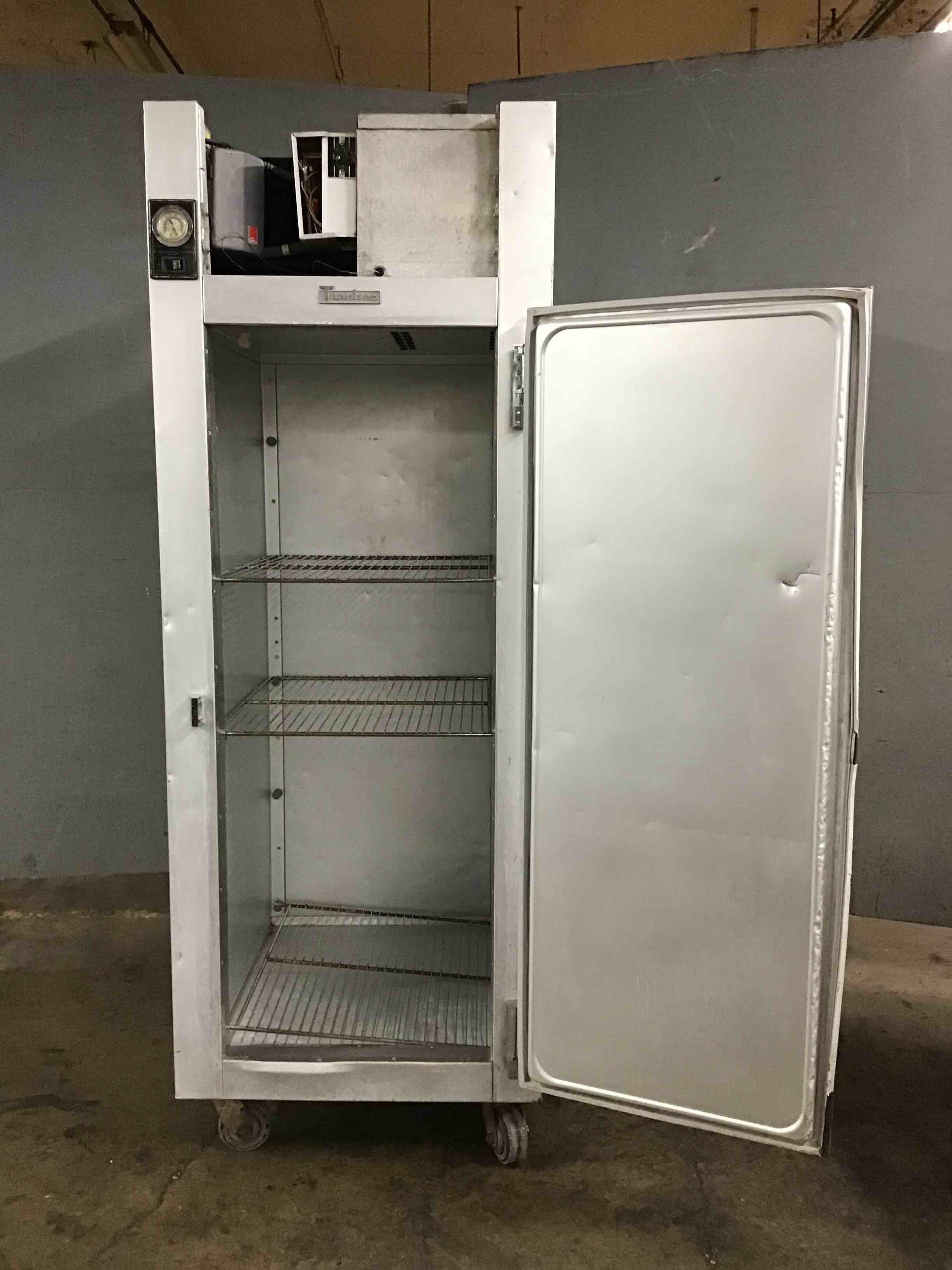 https://s3.amazonaws.com/lotting-images-prod/bidfta/RED3675935_1715349891202.jpeg