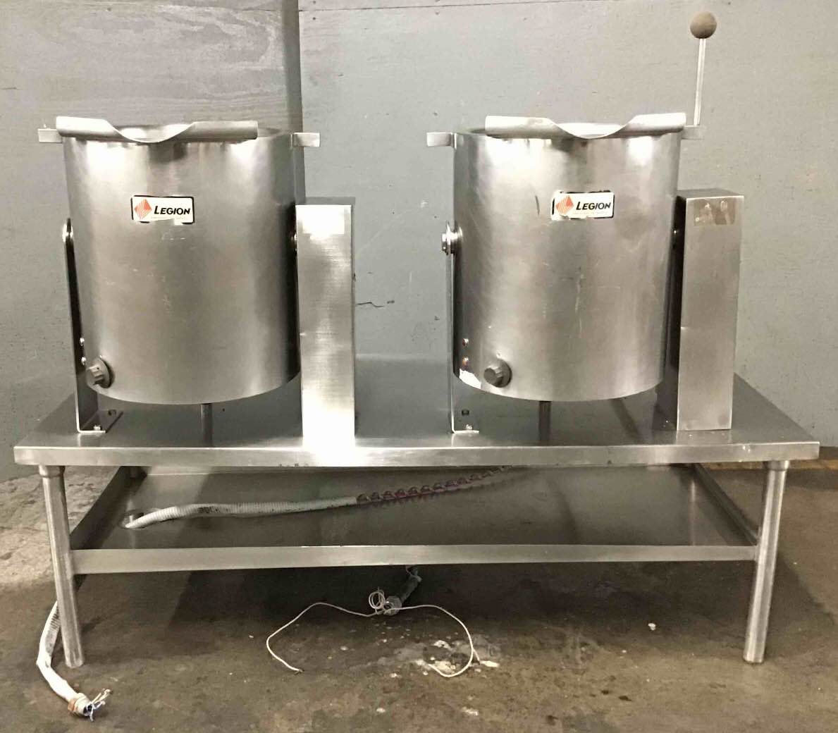 Legion Double 20 QT Stainless Steel Electric Manual Tilt Kettle Station With Undershelf 