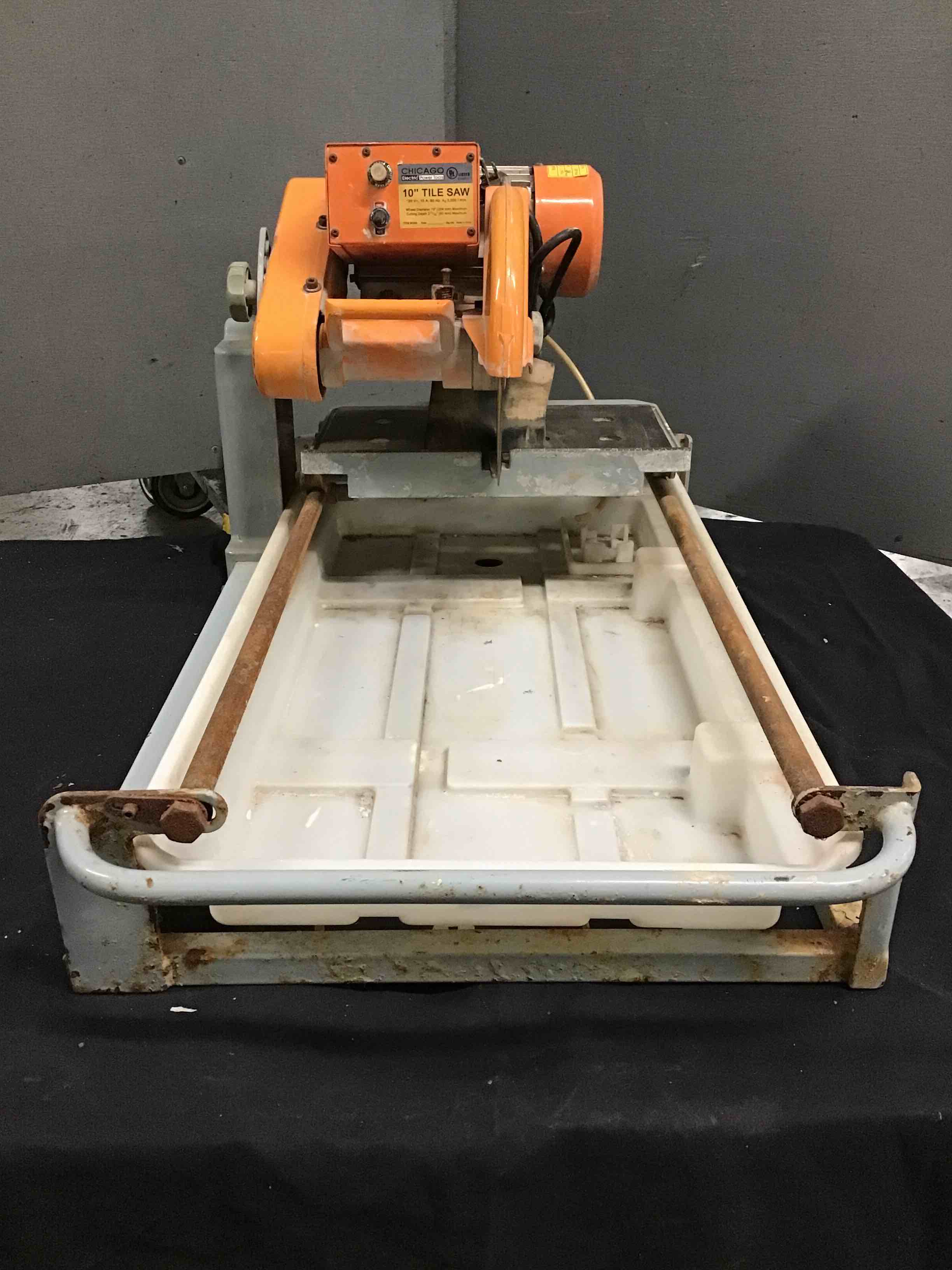 Chicago Electric 10 Inch 2.5 Horsepower Tile Saw With PVC Tray 