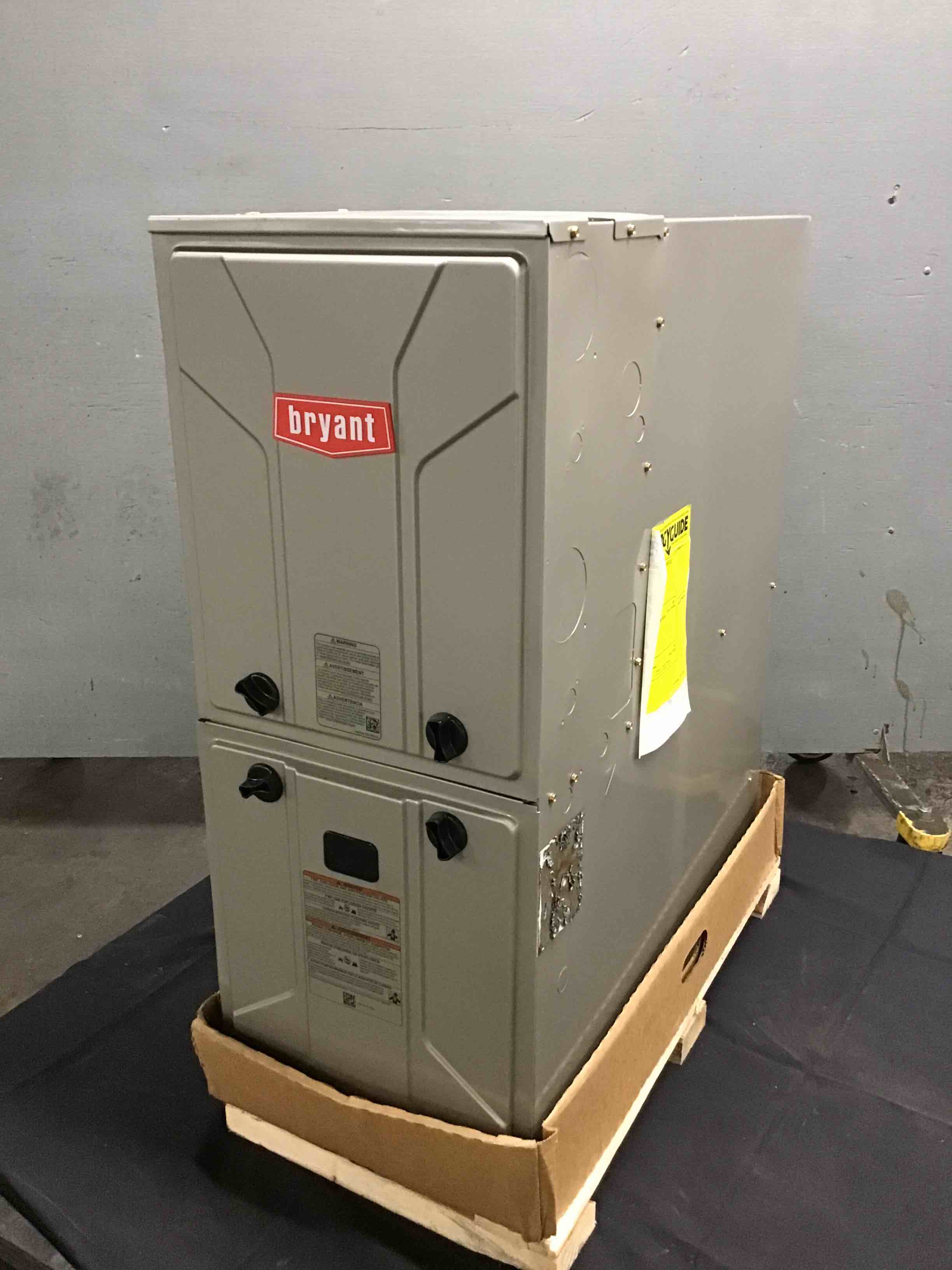 https://s3.amazonaws.com/lotting-images-prod/bidfta/RED3676860_1728567365003.jpeg
