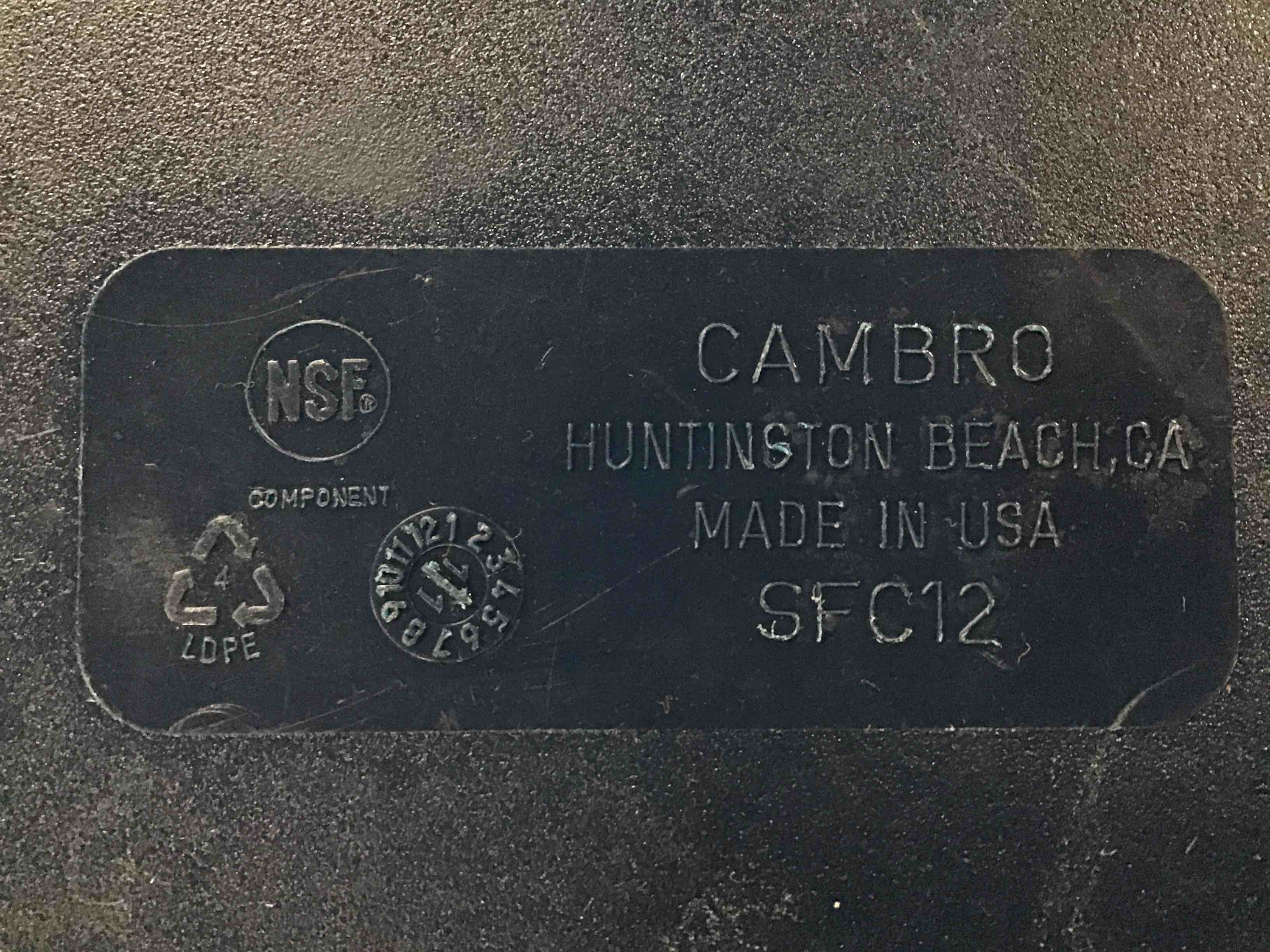 Rubbermaid And Cambro Plastic Lid for 12, 18, And 22 Quart Food Storage